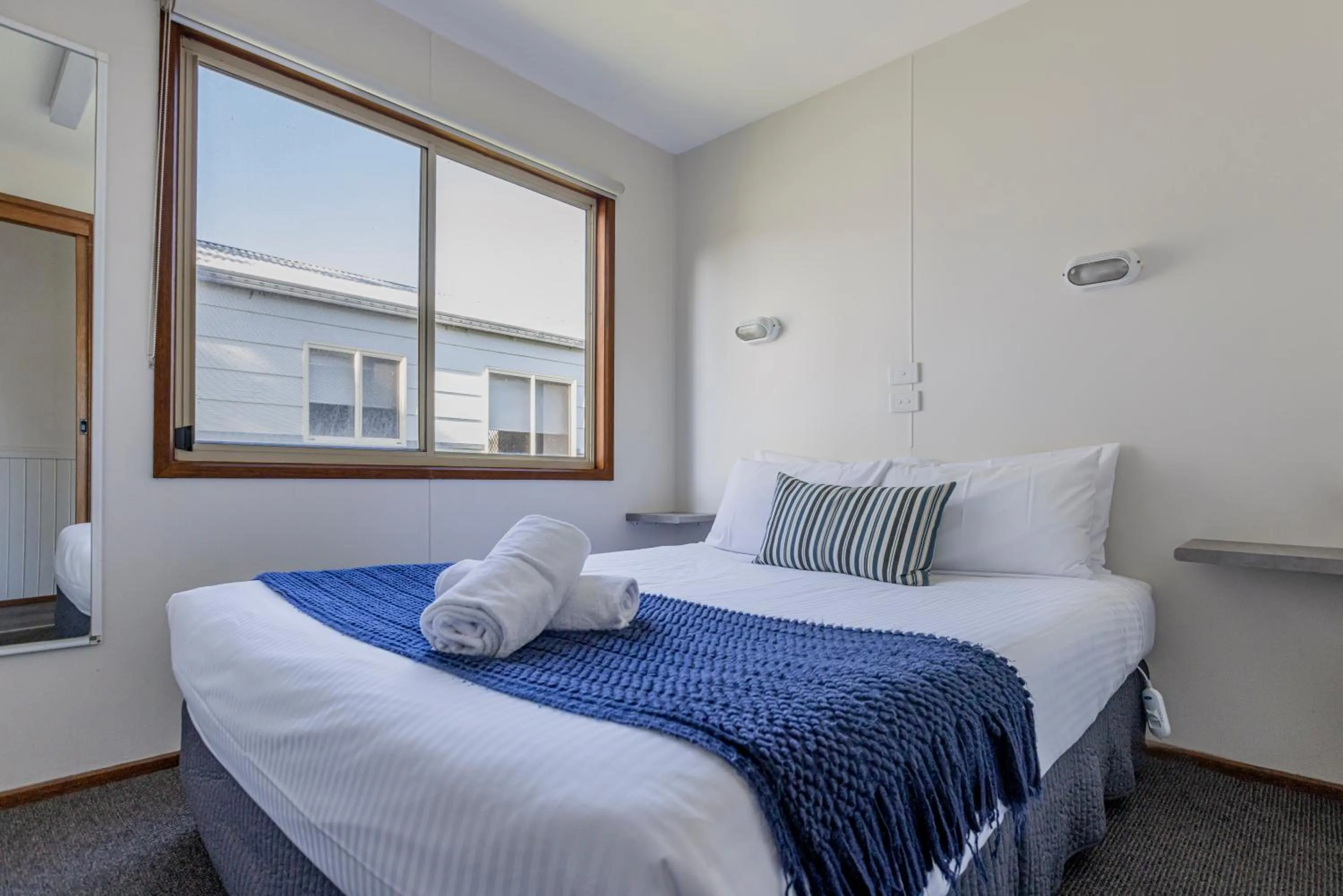 Photo of the whole room, Bed in Ocean Grove Holiday Park