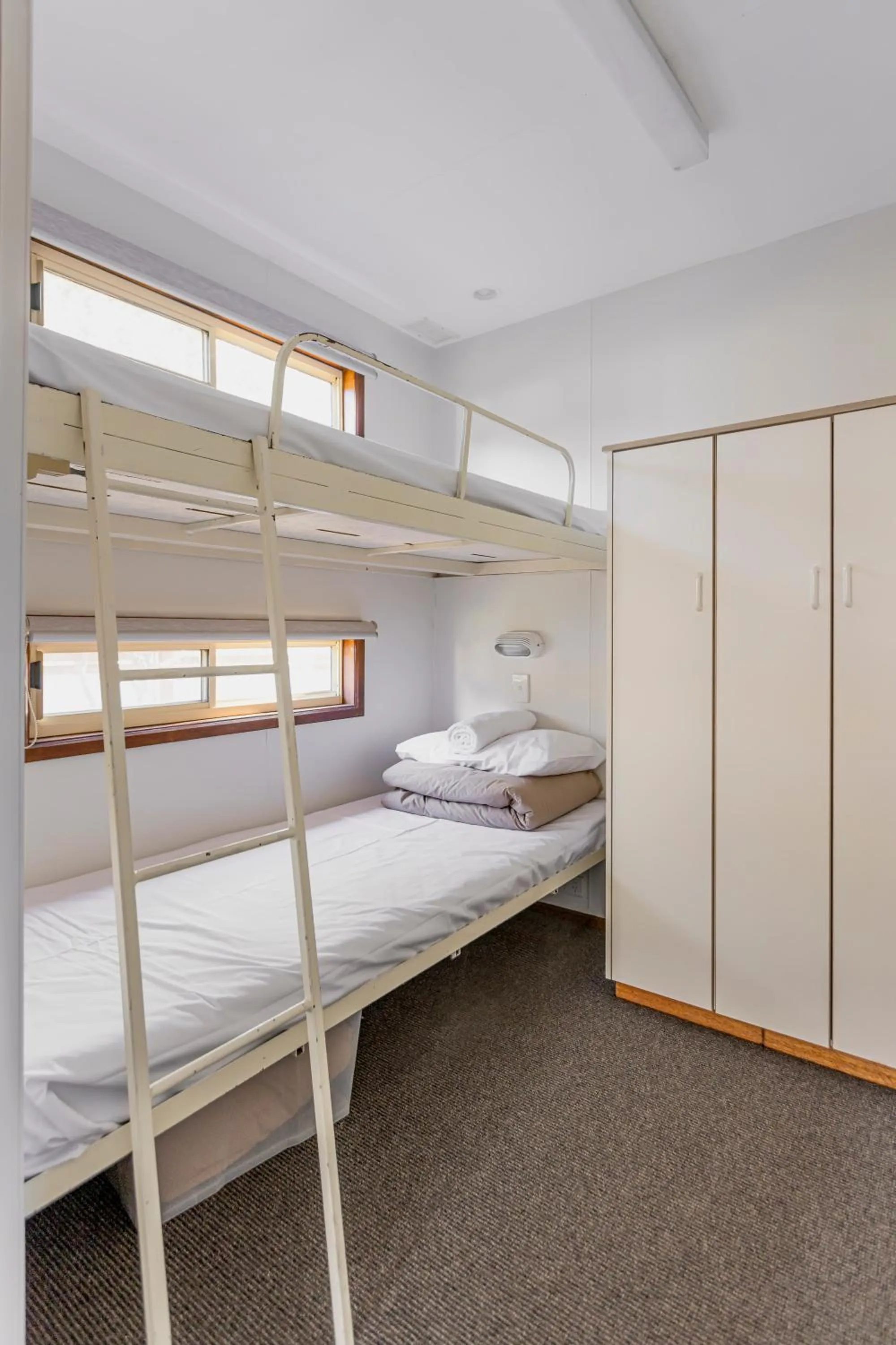 Bedroom, Bed in Ocean Grove Holiday Park