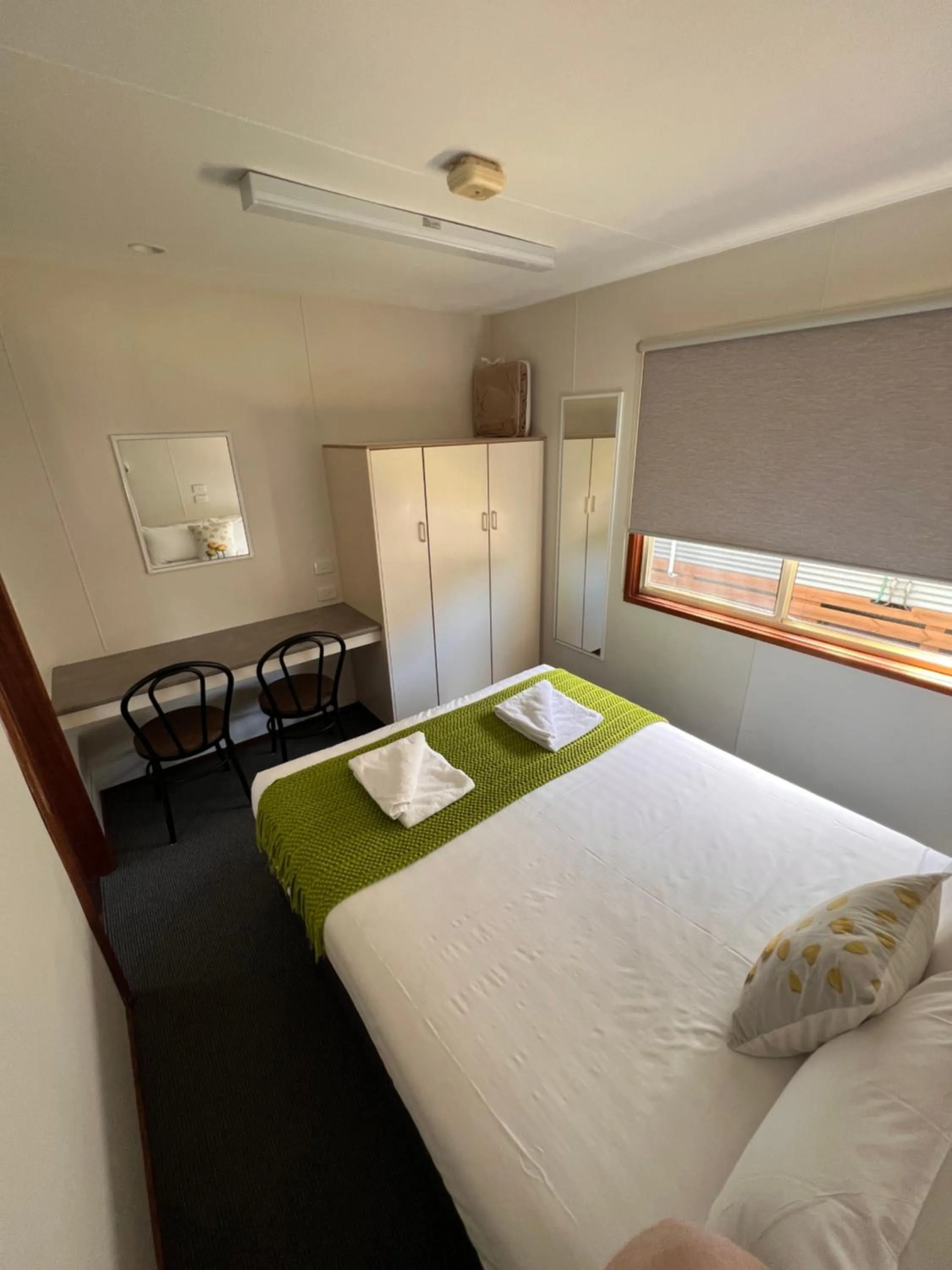 Property building, Bed in Ocean Grove Holiday Park