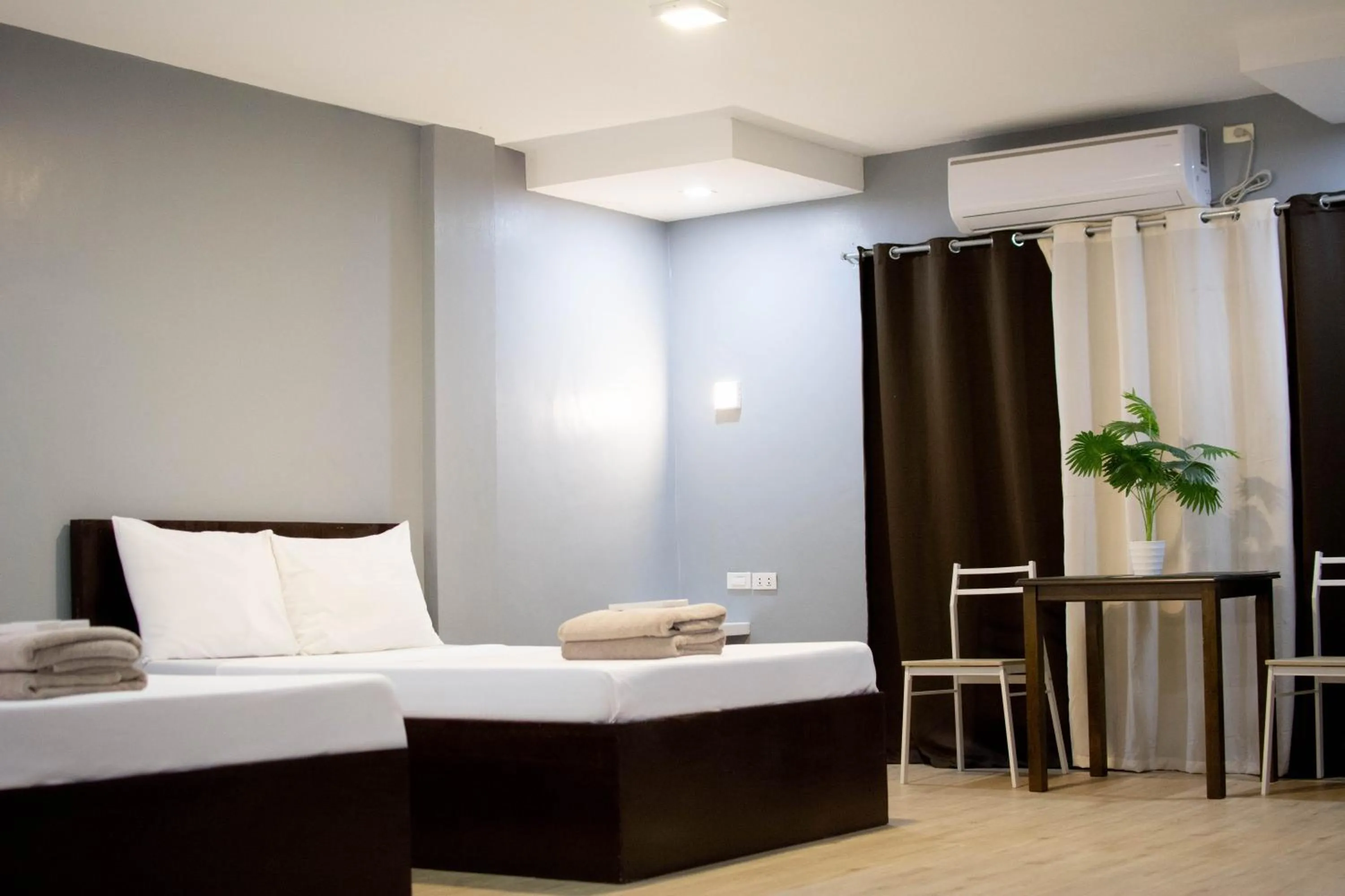 Photo of the whole room, Bed in Vincent Resort Hotel