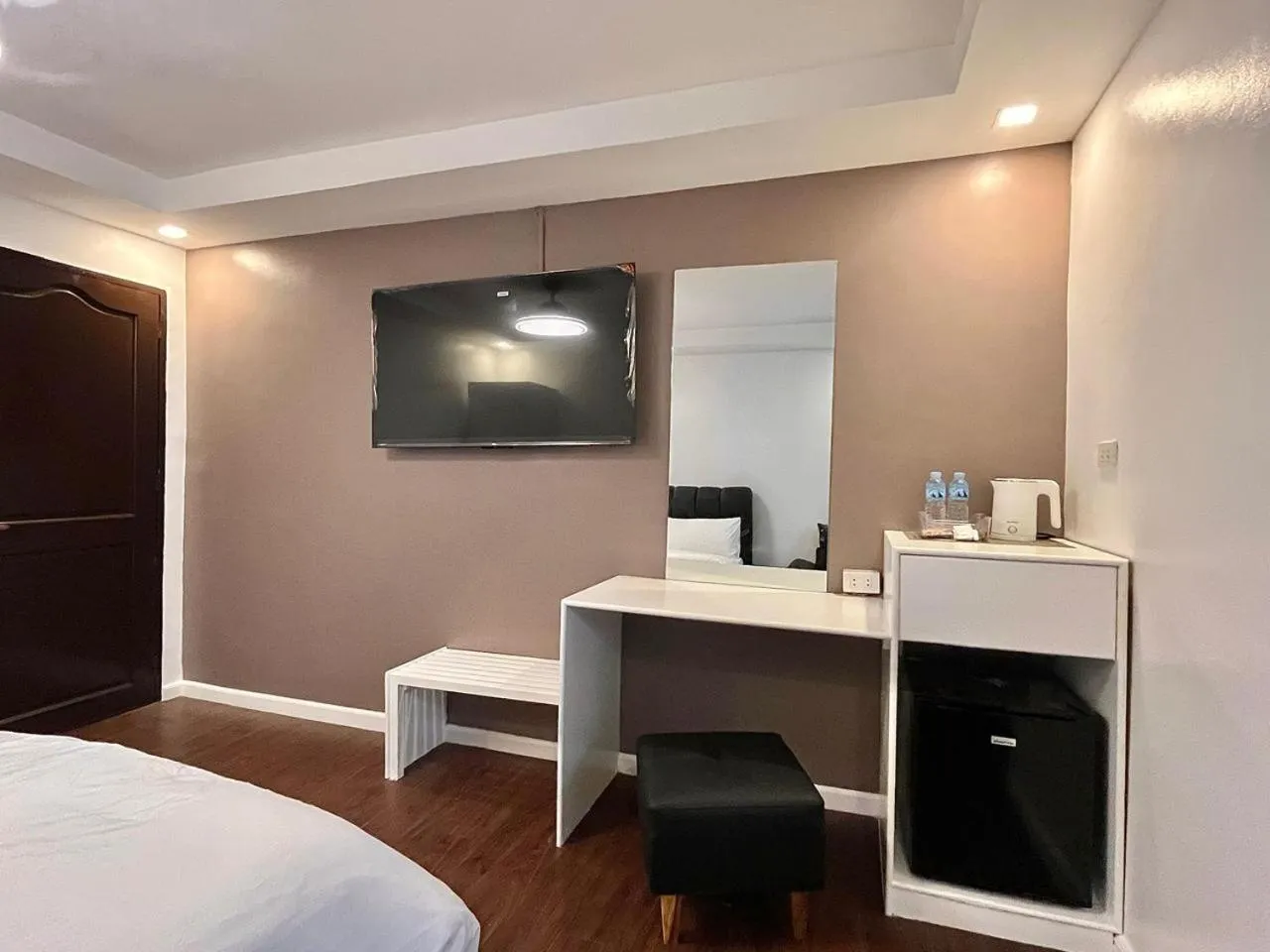 TV and multimedia, Bed in Vincent Resort Hotel