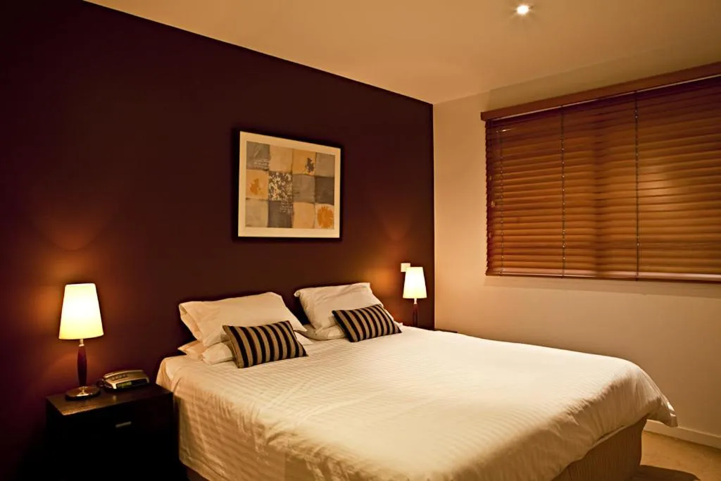 Photo of the whole room, Bed in Brighton Bay Apartments