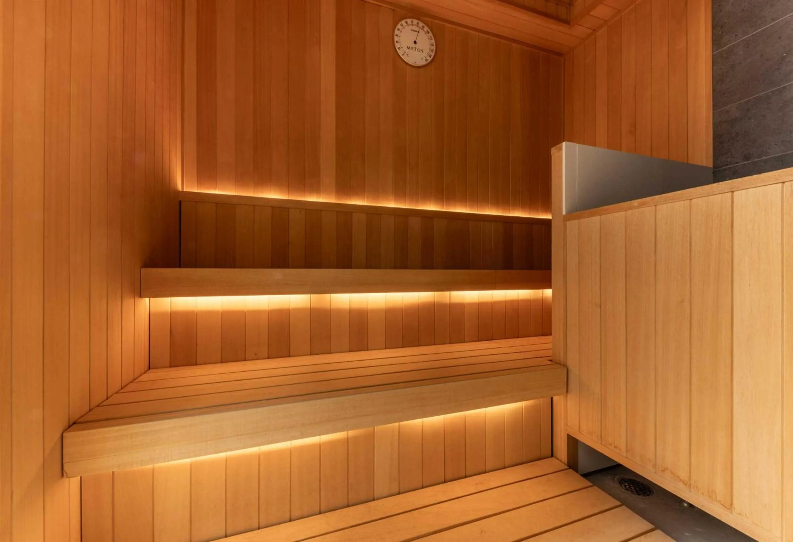 Sauna in Nozo Hotel