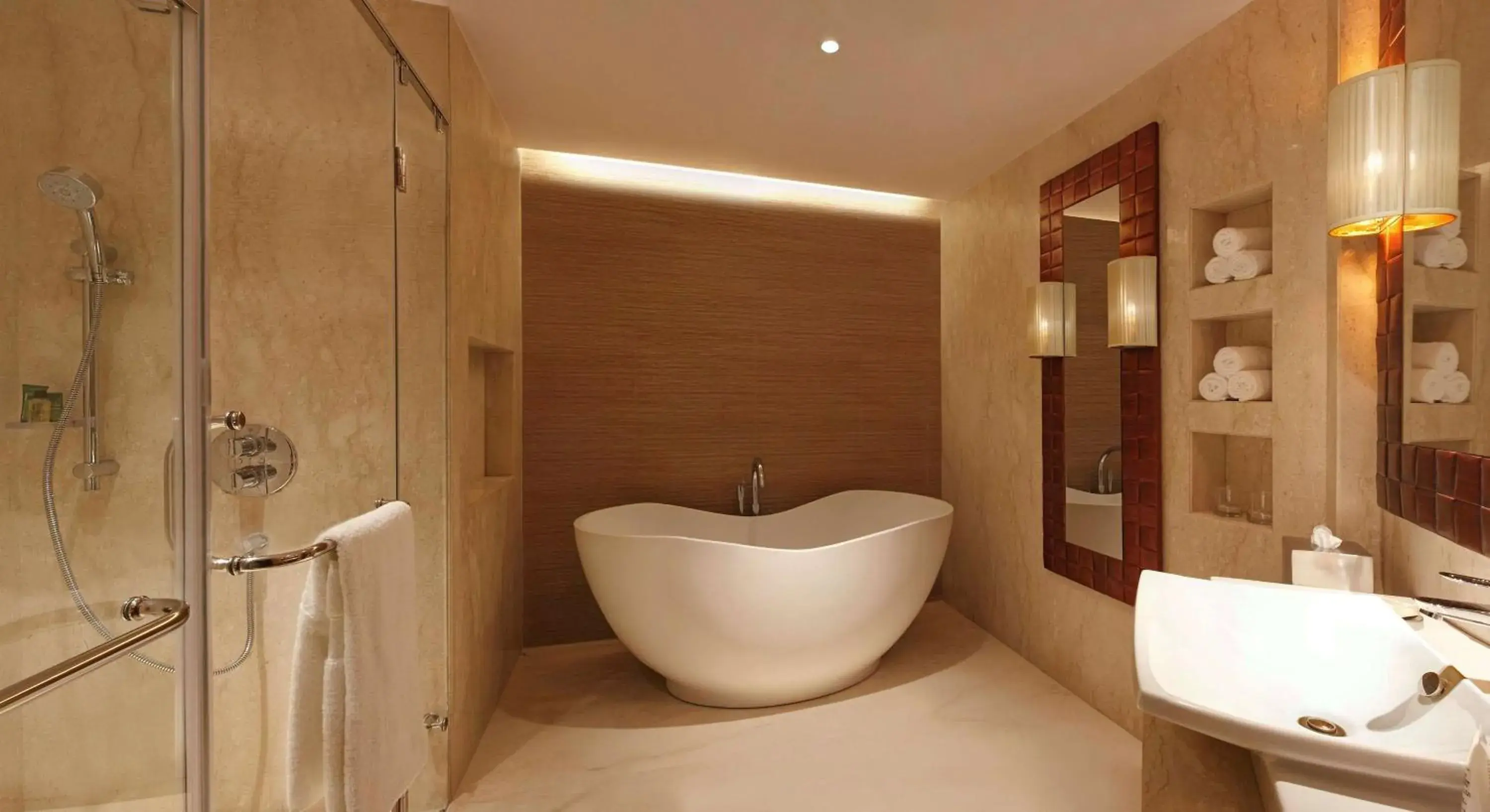 Bathroom in Hilton Jaipur Bathroom in Hilton Jaipur