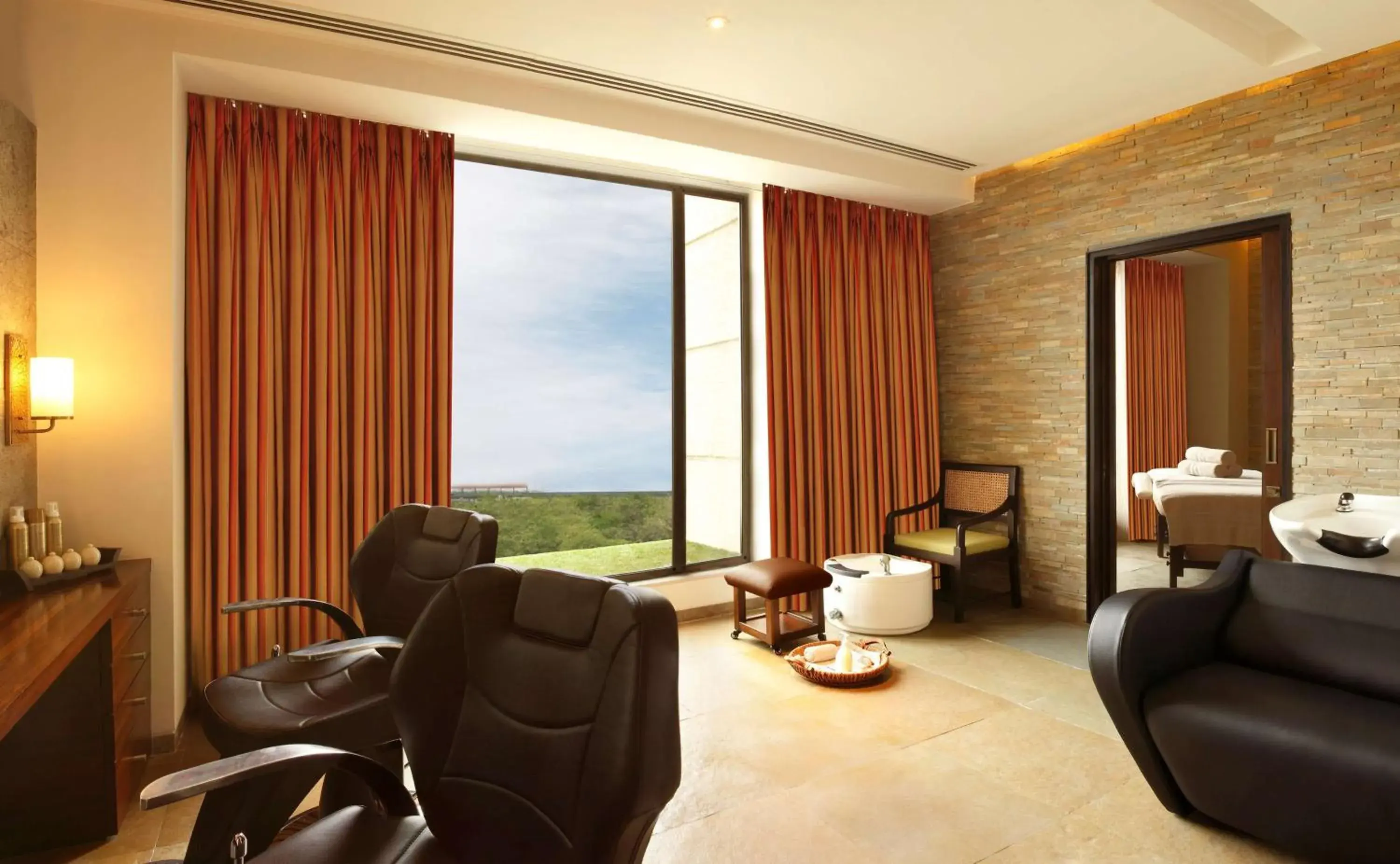 Spa and wellness centre/facilities in Hilton Jaipur Spa and wellness centre/facilities in Hilton Jaipur
