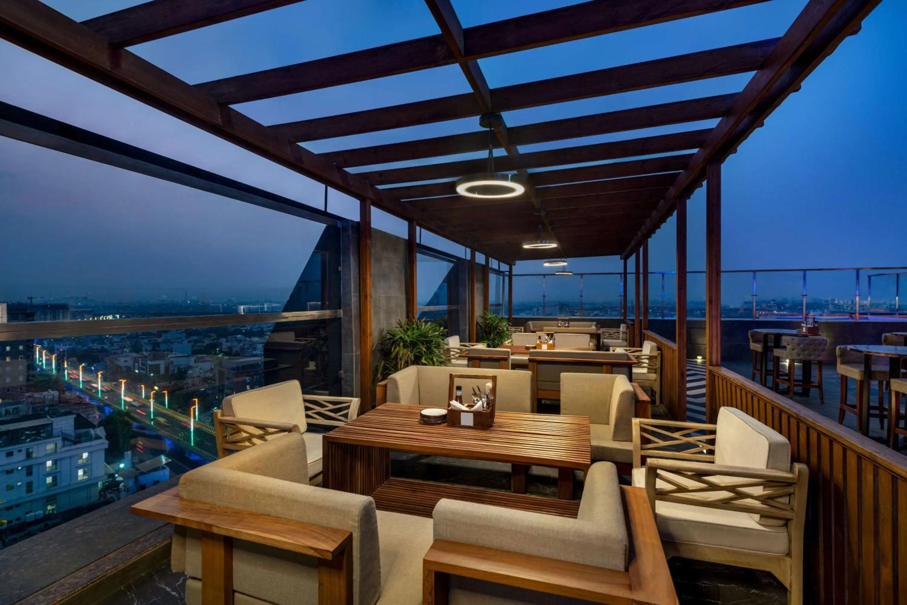 Restaurant/places to eat in Hilton Jaipur