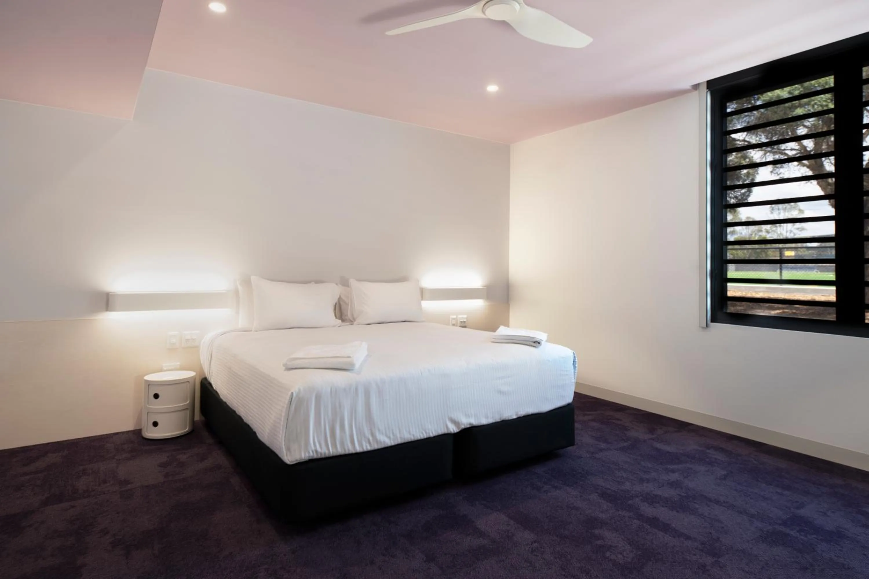 Bedroom, Bed in The Lodge, Blacktown - Sydney