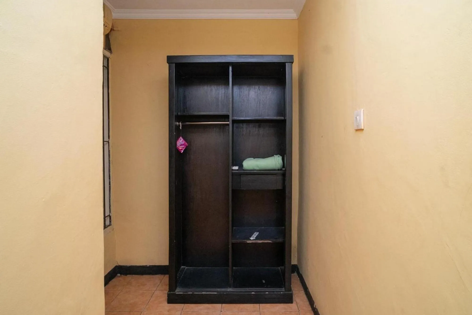 Standard King Room - single occupancy in Urbanview Petukangan Mansion Jakarta