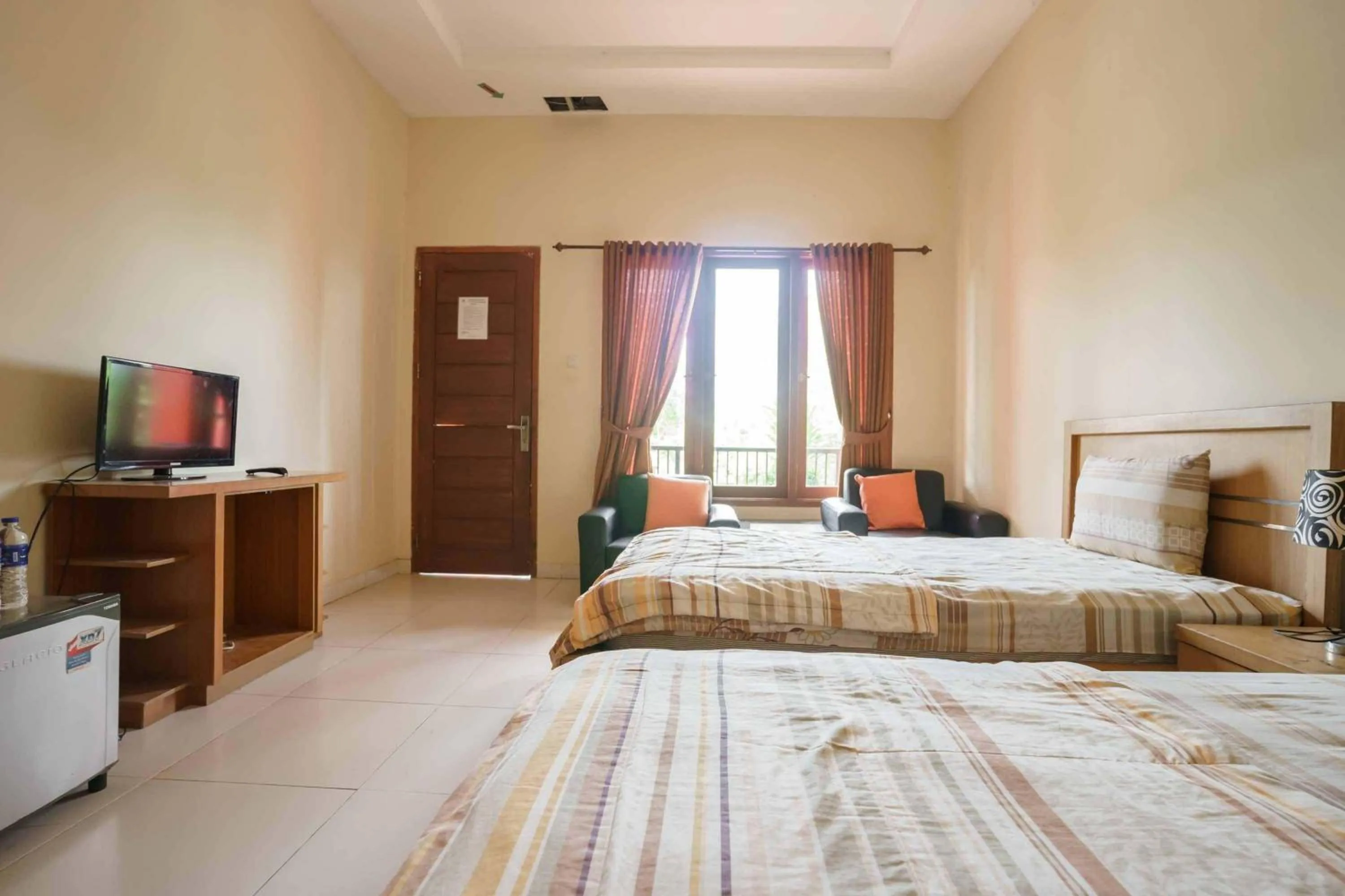 Bedroom, Bed in Wisma Belerang Kalianda Lampung RedPartner