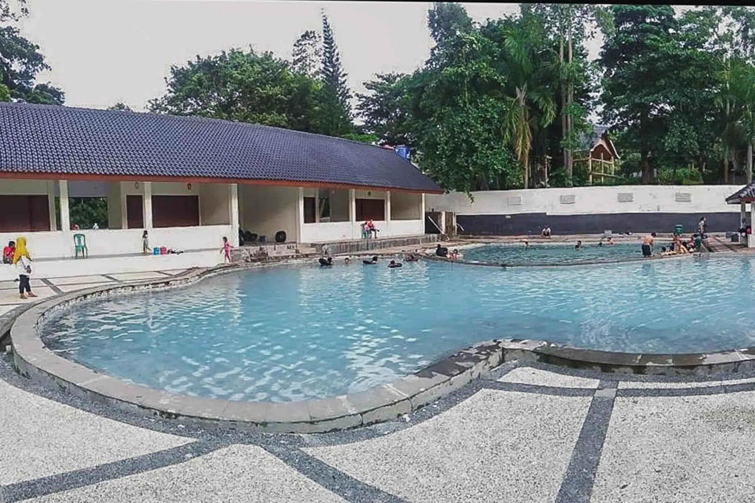 Swimming pool in Wisma Belerang Kalianda Lampung RedPartner Swimming pool in Wisma Belerang Kalianda Lampung RedPartner