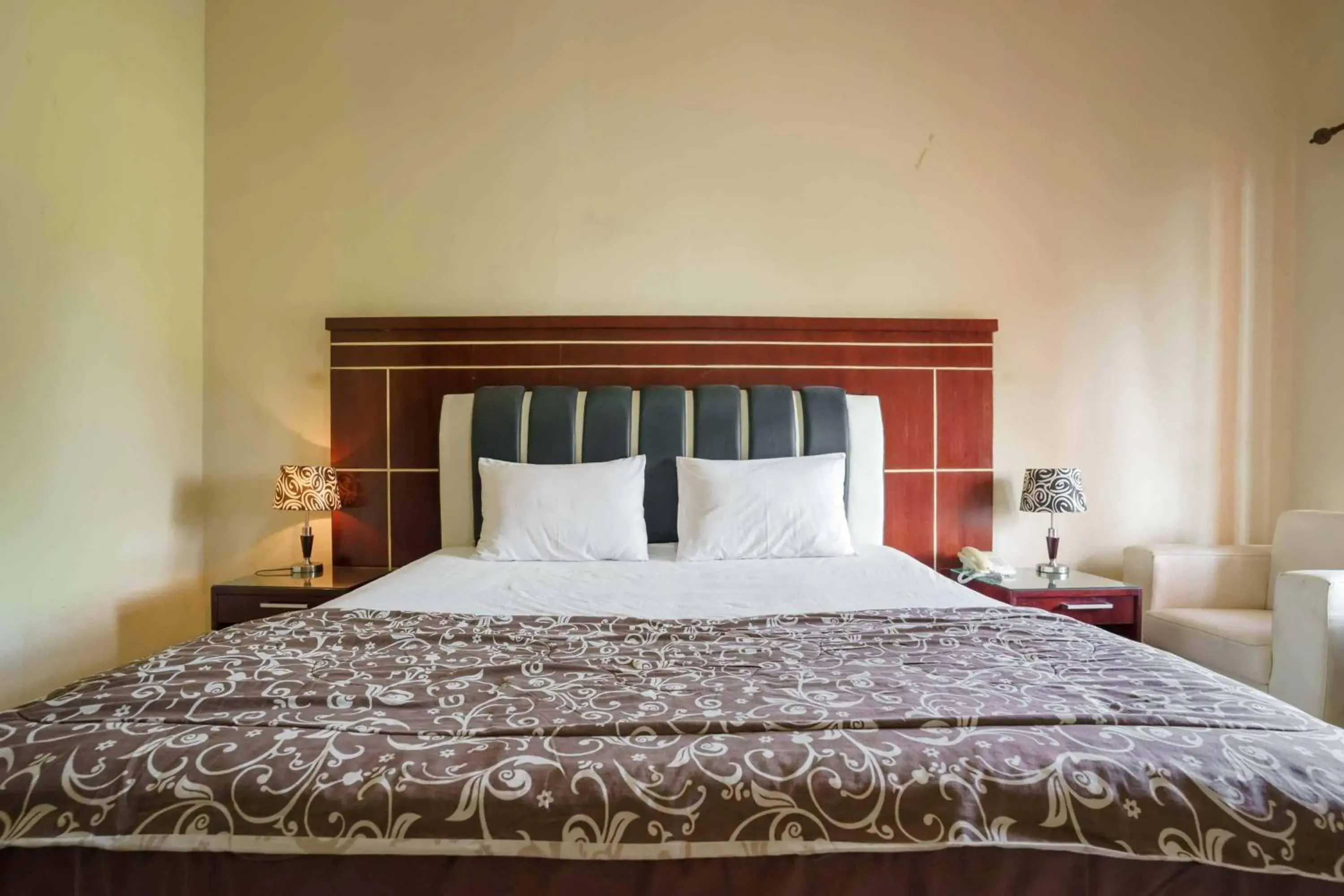 Bedroom, Bed in Wisma Belerang Kalianda Lampung RedPartner Bedroom, Bed in Wisma Belerang Kalianda Lampung RedPartner