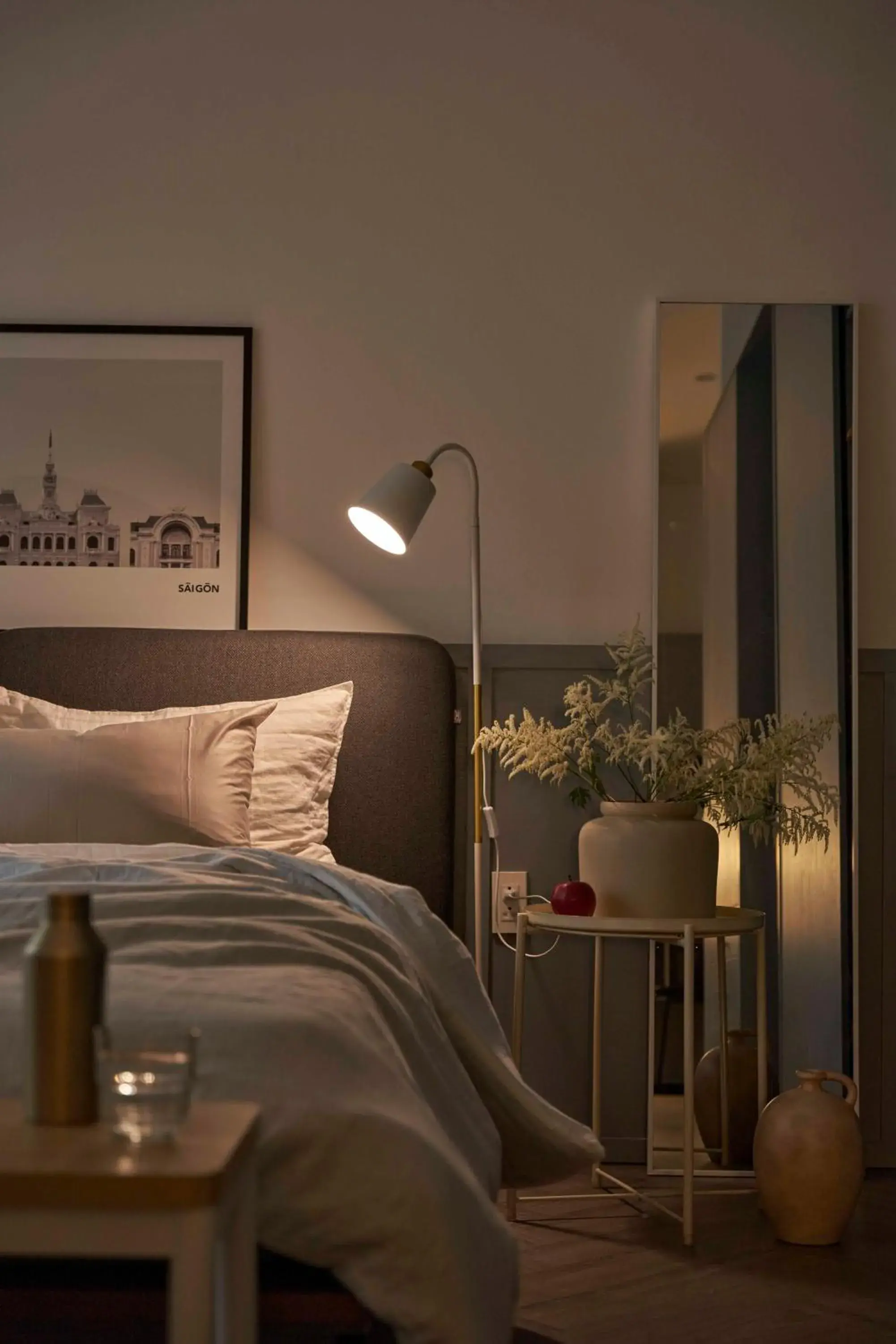 Bed in Express by M Village Đinh Công Tráng Bed in Express by M Village Đinh Công Tráng