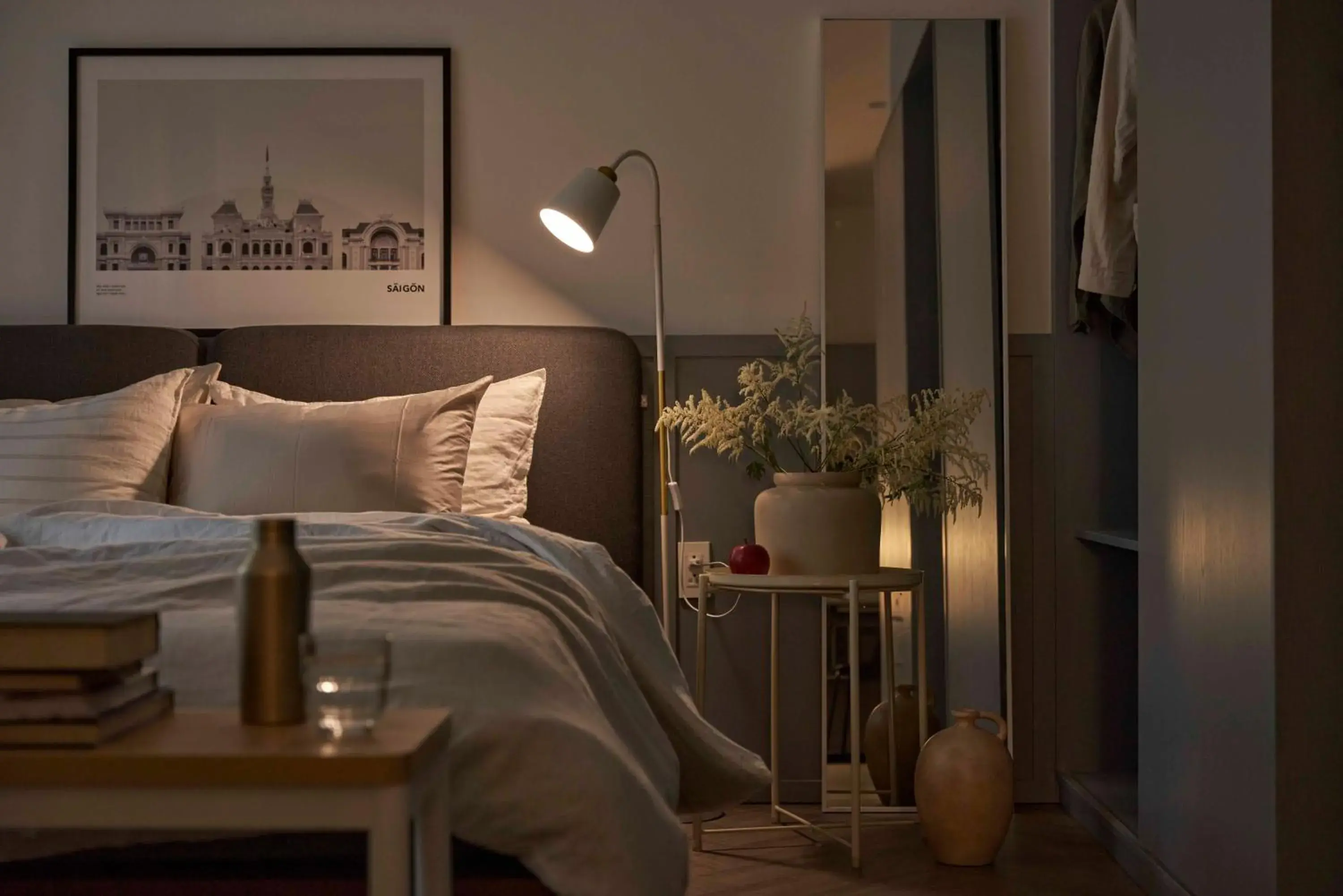 Bed in Express by M Village Đinh Công Tráng Bed in Express by M Village Đinh Công Tráng