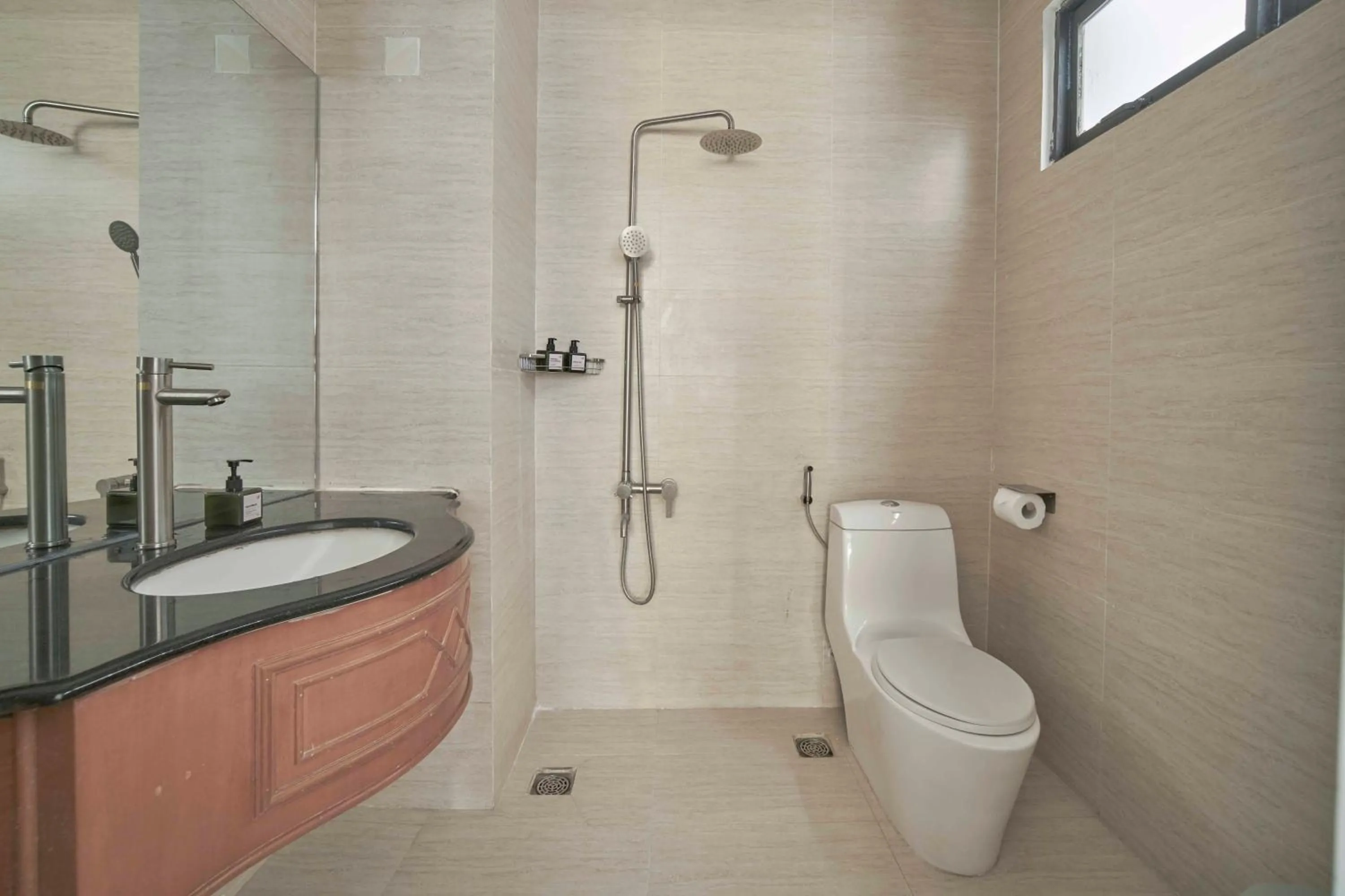 Shower in Express by M Village Đinh Công Tráng