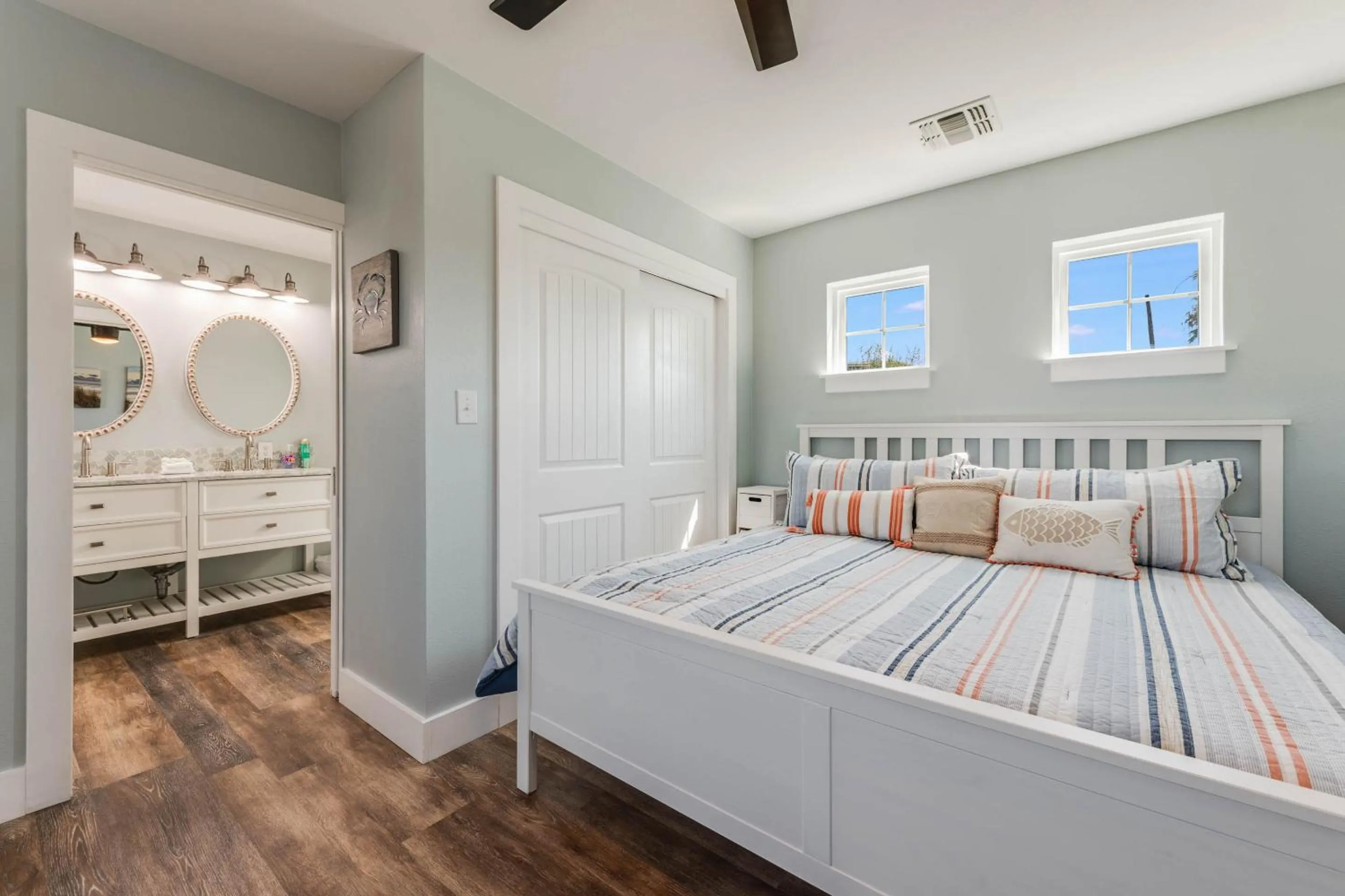 Property building, Bed in Chillin At The Beach