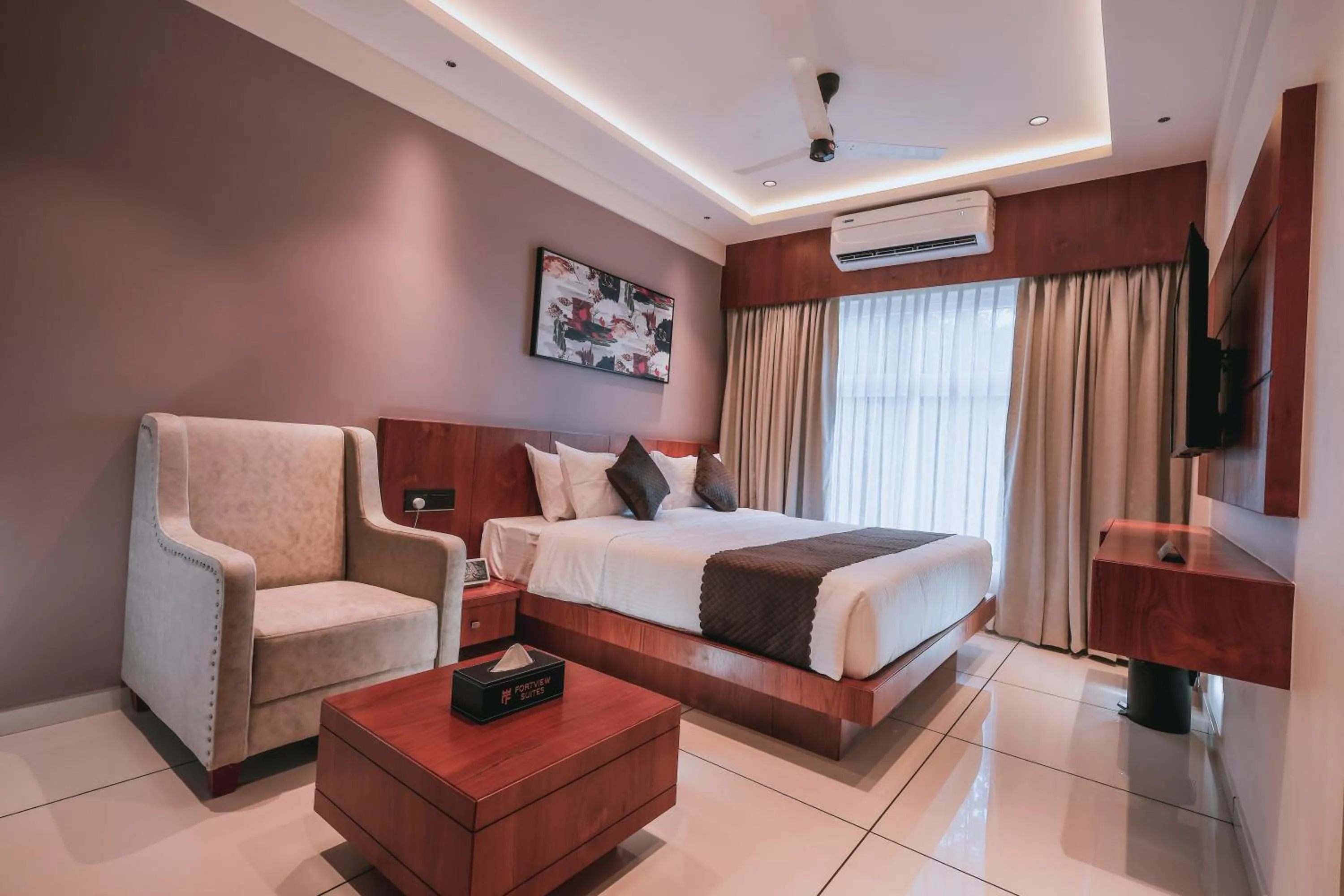 Bedroom, Bed in Fortview Suites