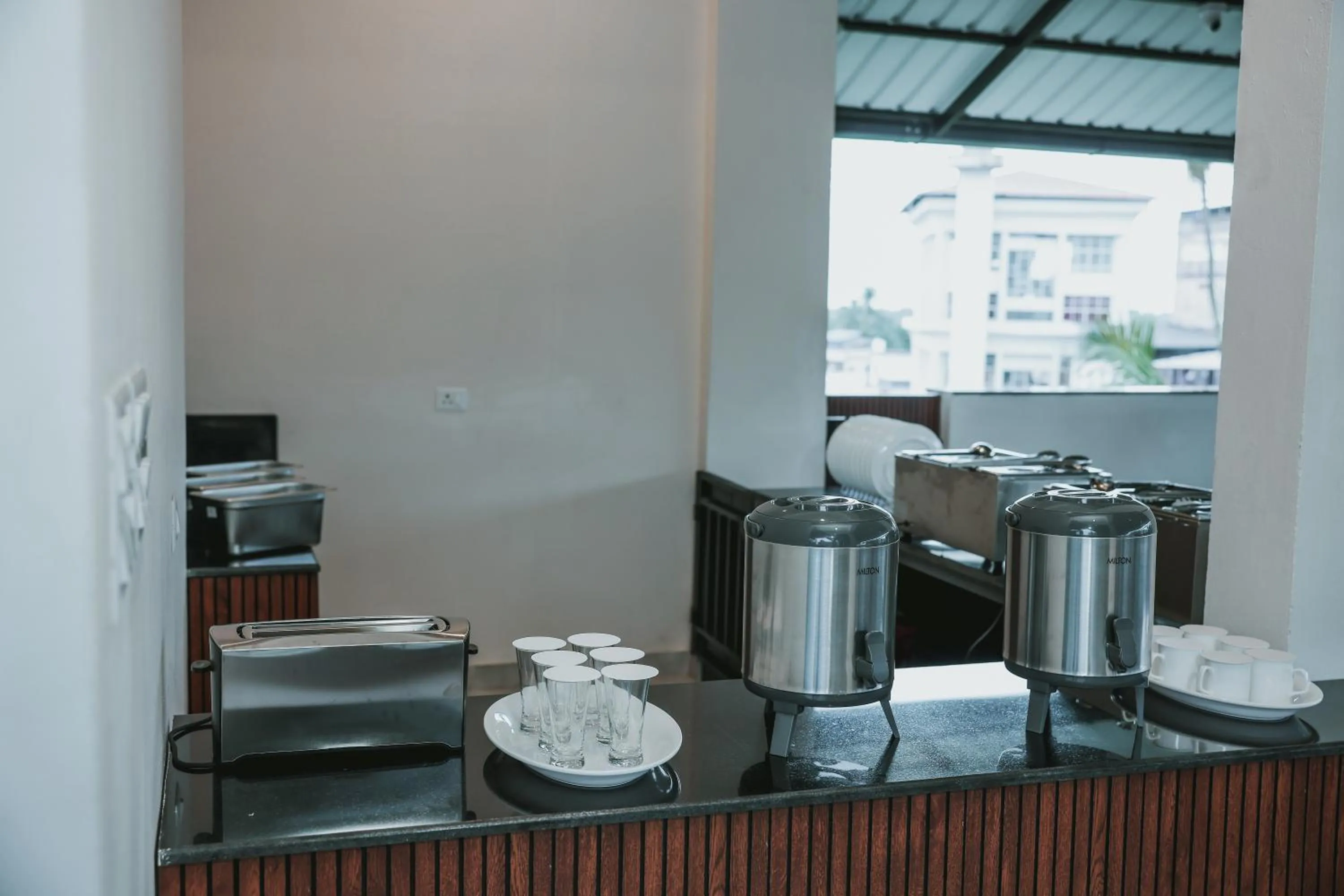 Food and drinks in Fortview Suites