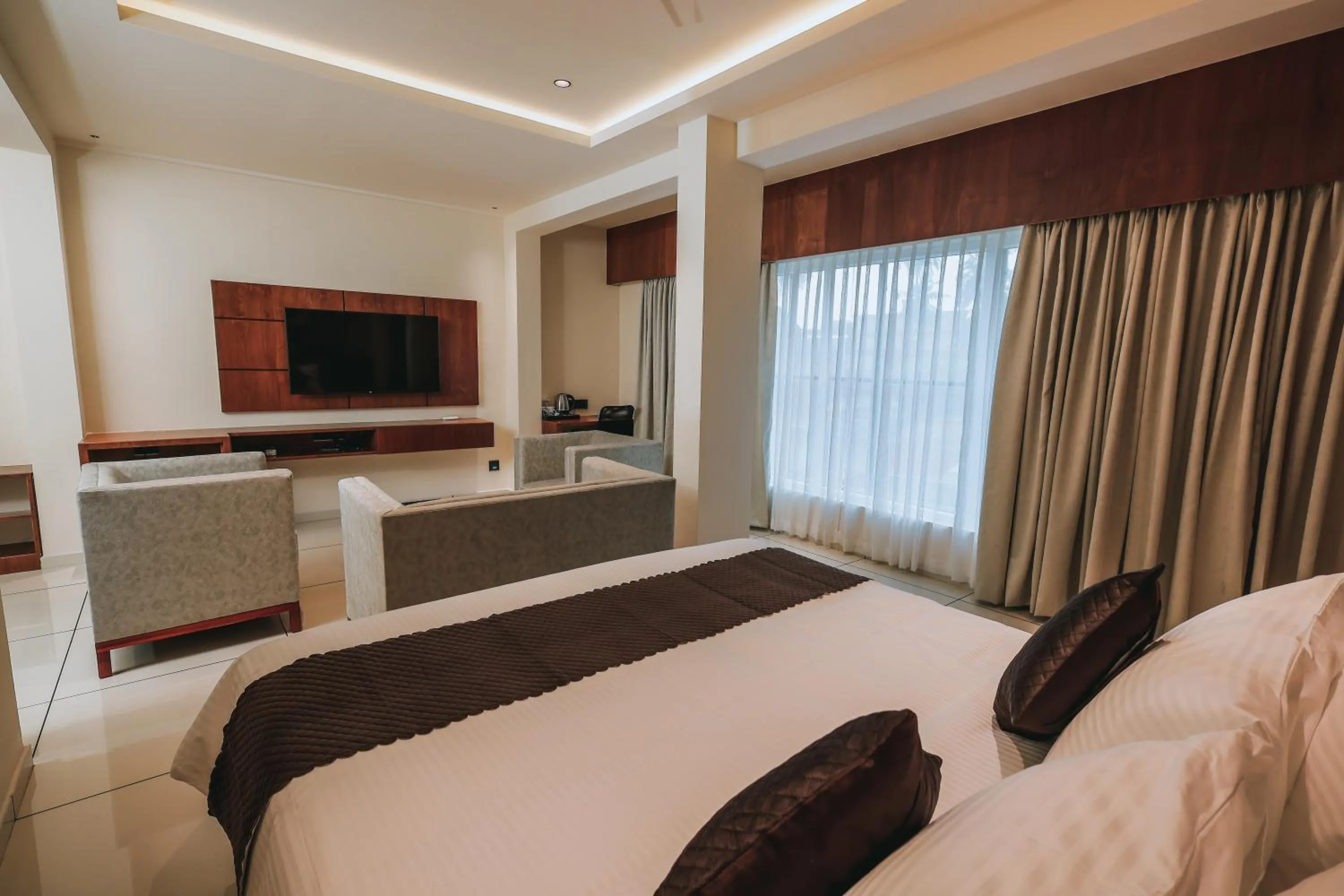 Bedroom, Bed in Fortview Suites