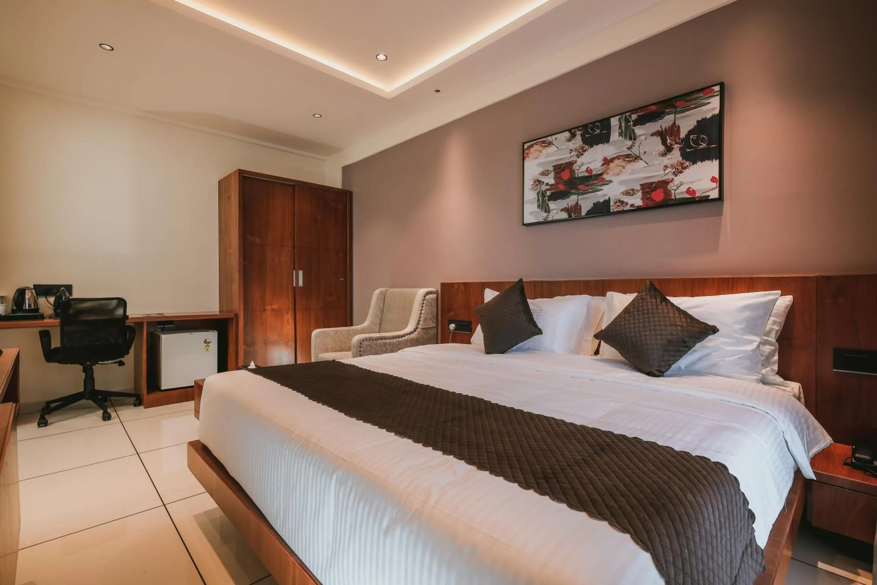 Bedroom, Bed in Fortview Suites