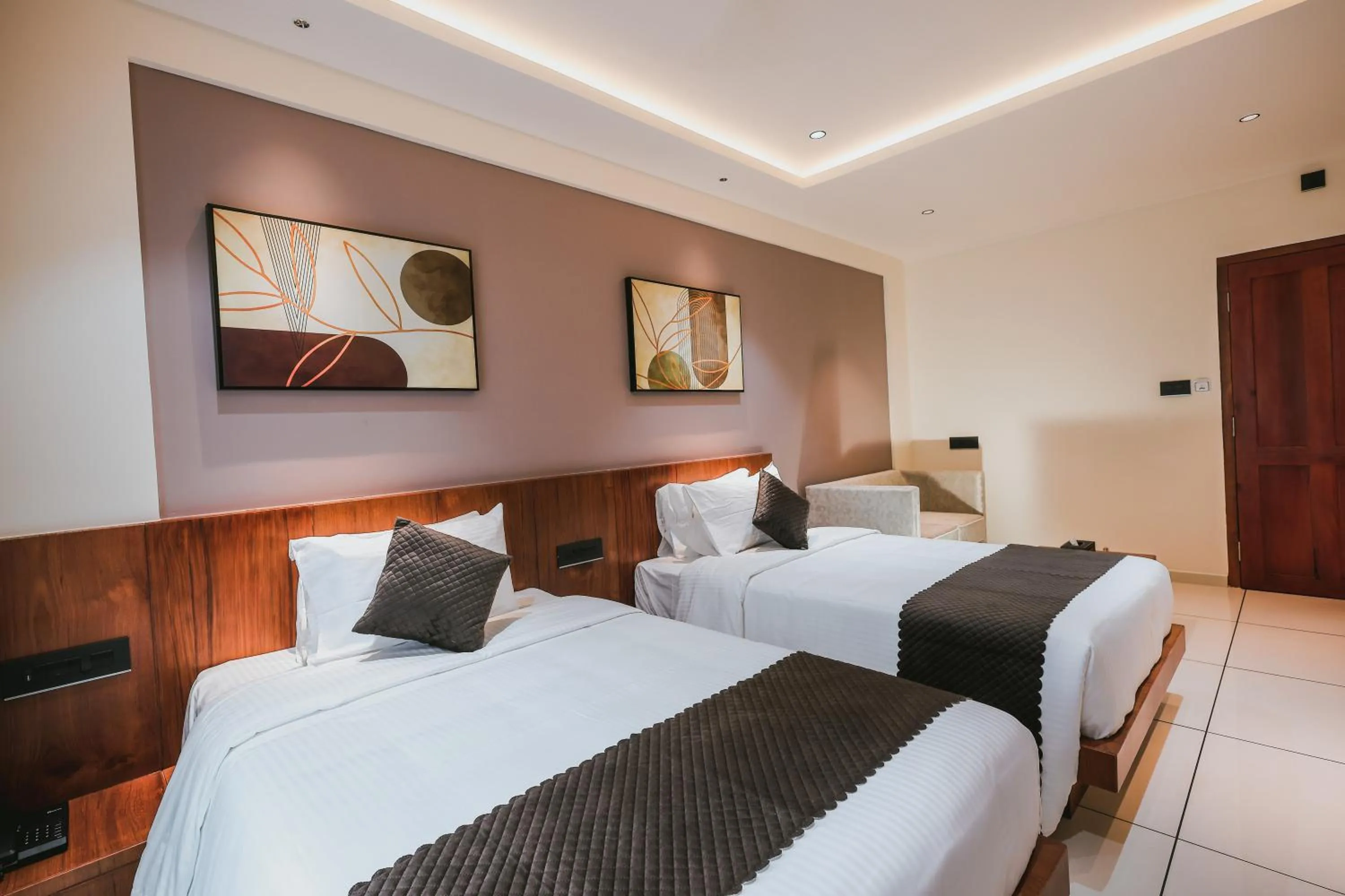 Bedroom, Bed in Fortview Suites