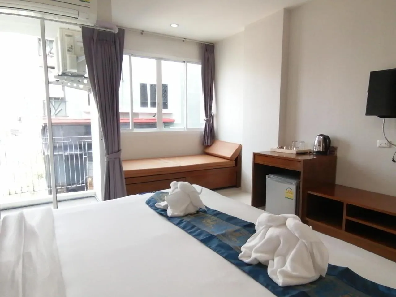 Bed in NJ PATONG HOTEL