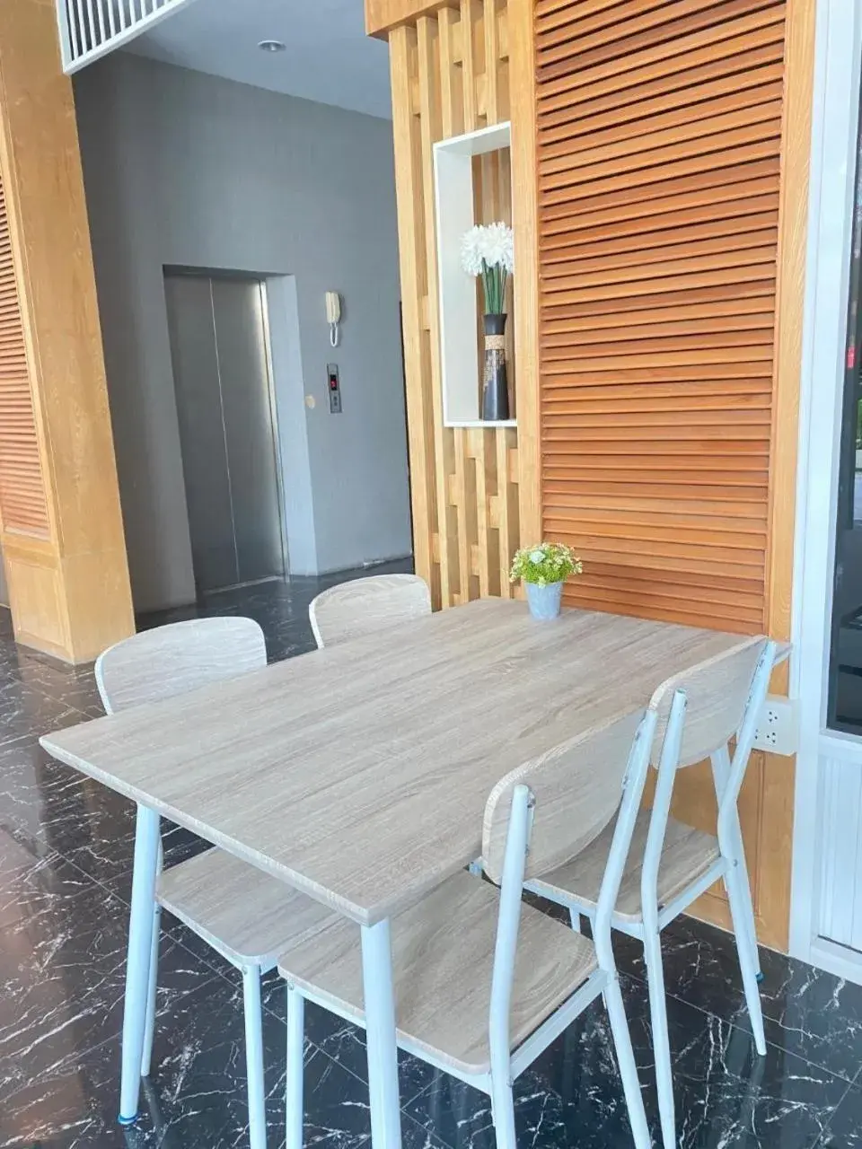 Restaurant/places to eat in NJ PATONG HOTEL Restaurant/places to eat in NJ PATONG HOTEL