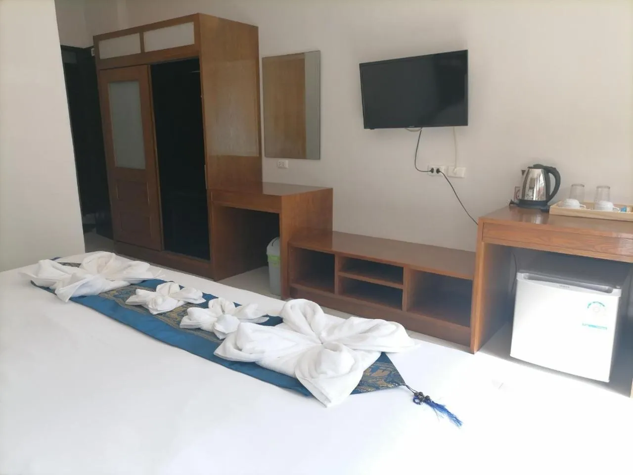 Bed in NJ PATONG HOTEL