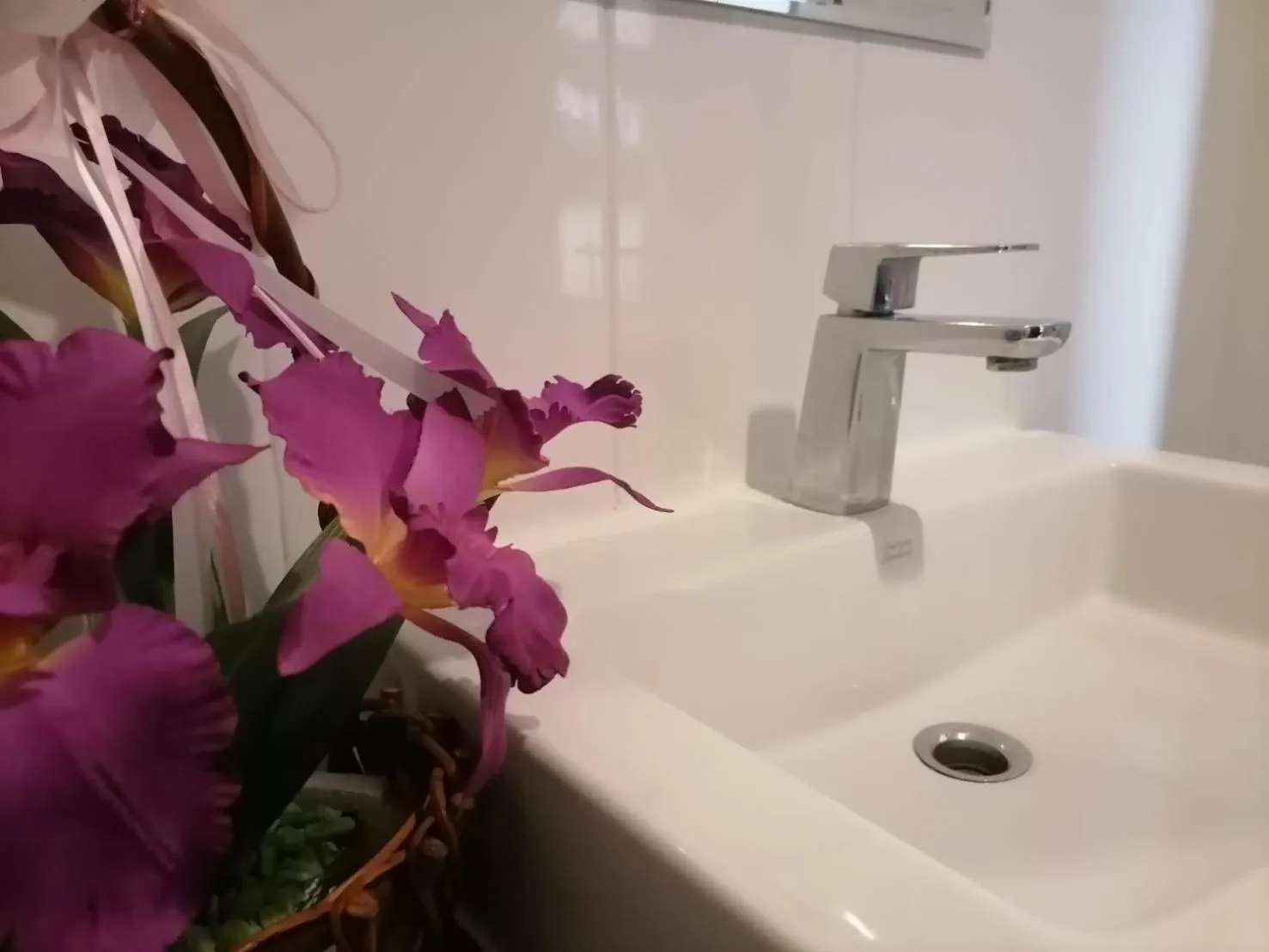 Bathroom in NJ PATONG HOTEL