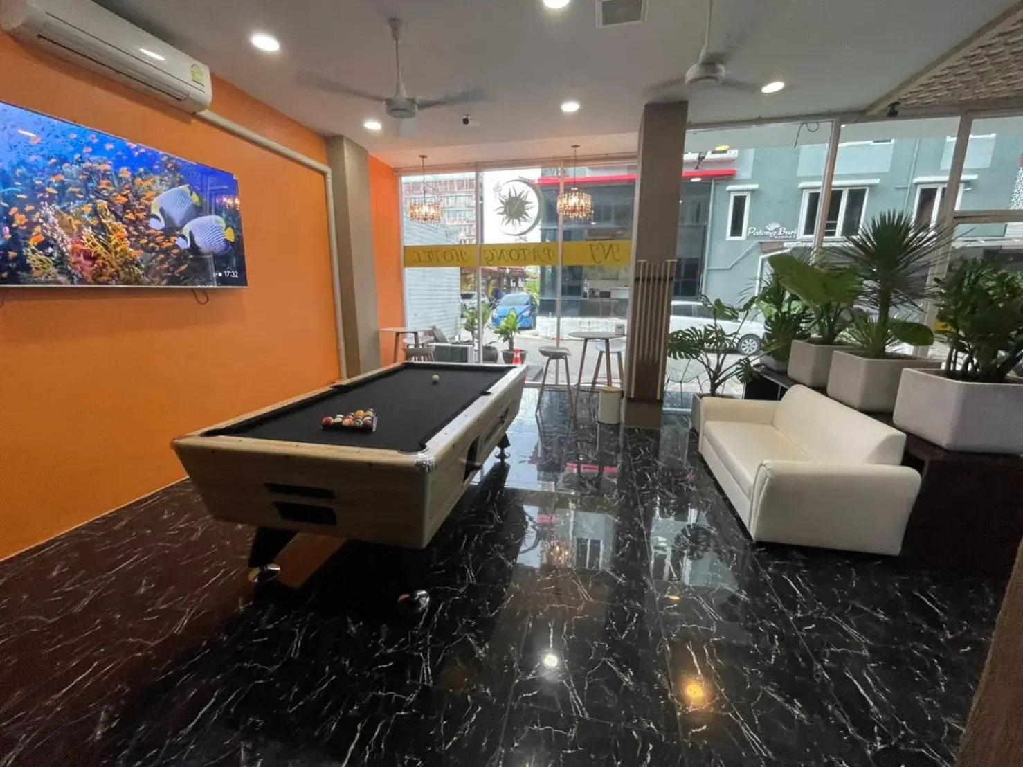 Property building in NJ PATONG HOTEL Property building in NJ PATONG HOTEL