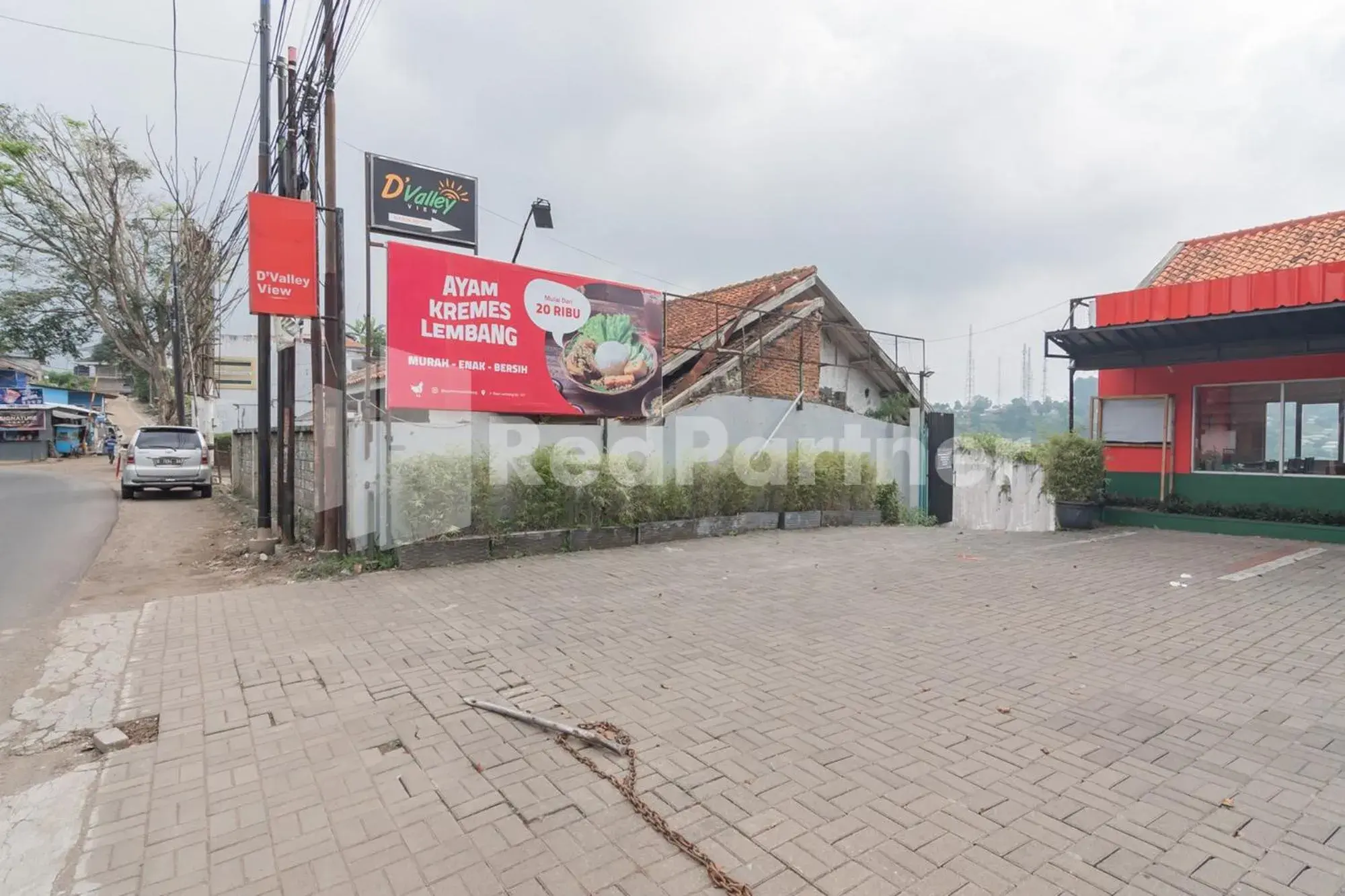 Property building in D'Valley View Lembang Mitra RedDoorz Property building in D'Valley View Lembang Mitra RedDoorz