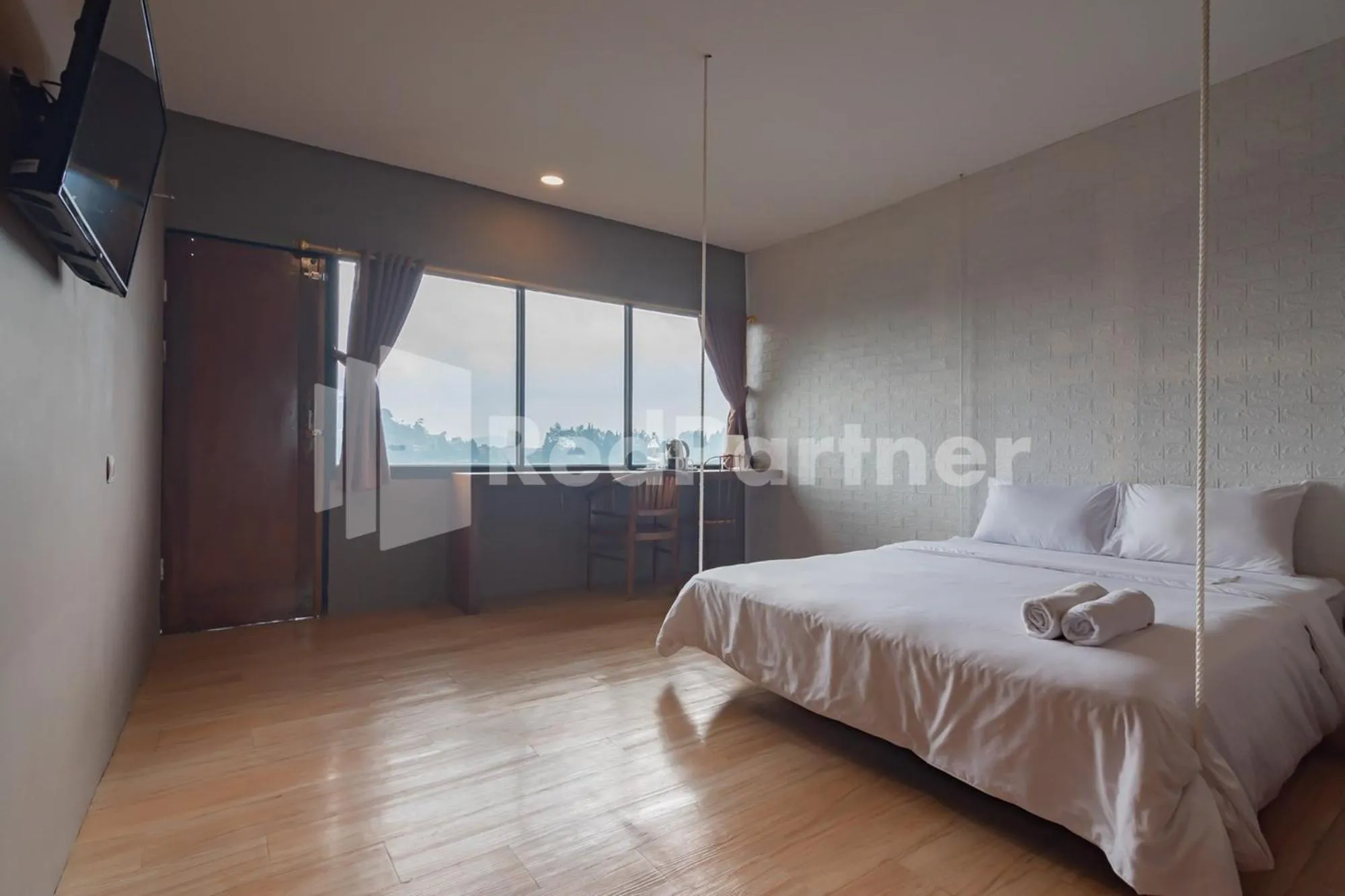 Bed in D'Valley View Lembang Mitra RedDoorz