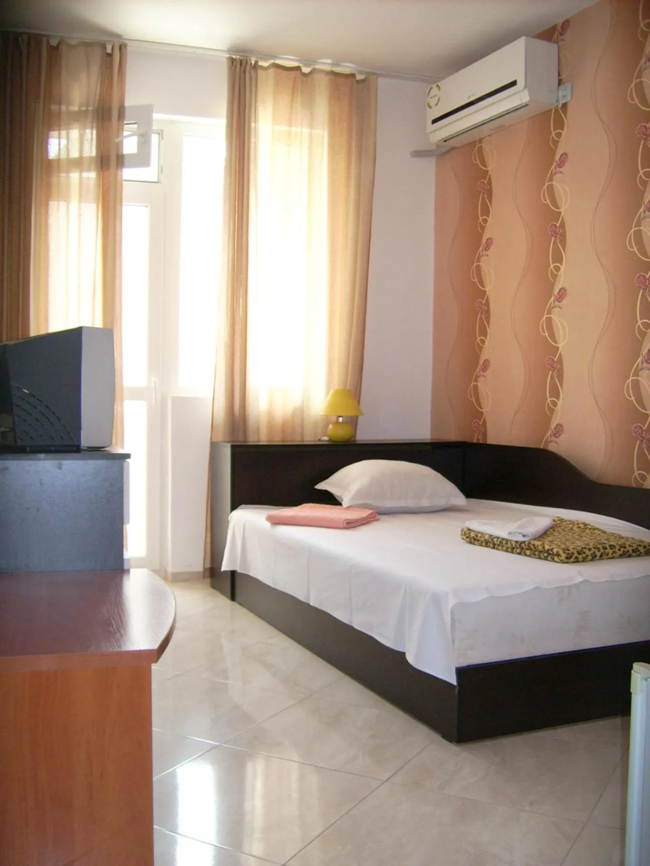 Photo of the whole room, Bed in Hotel Pasians