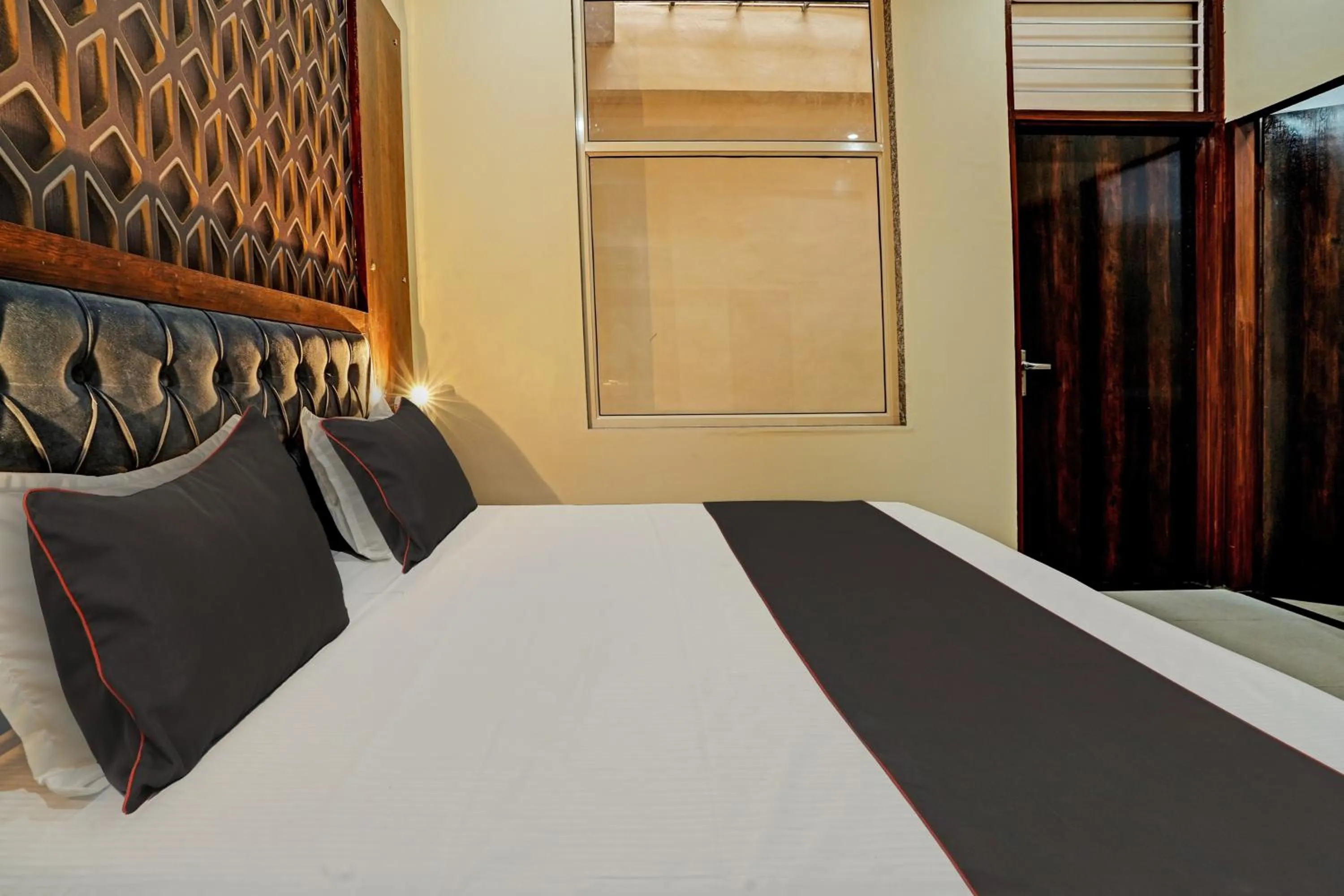 Bedroom, Bed in Hotel O SR HOTEL