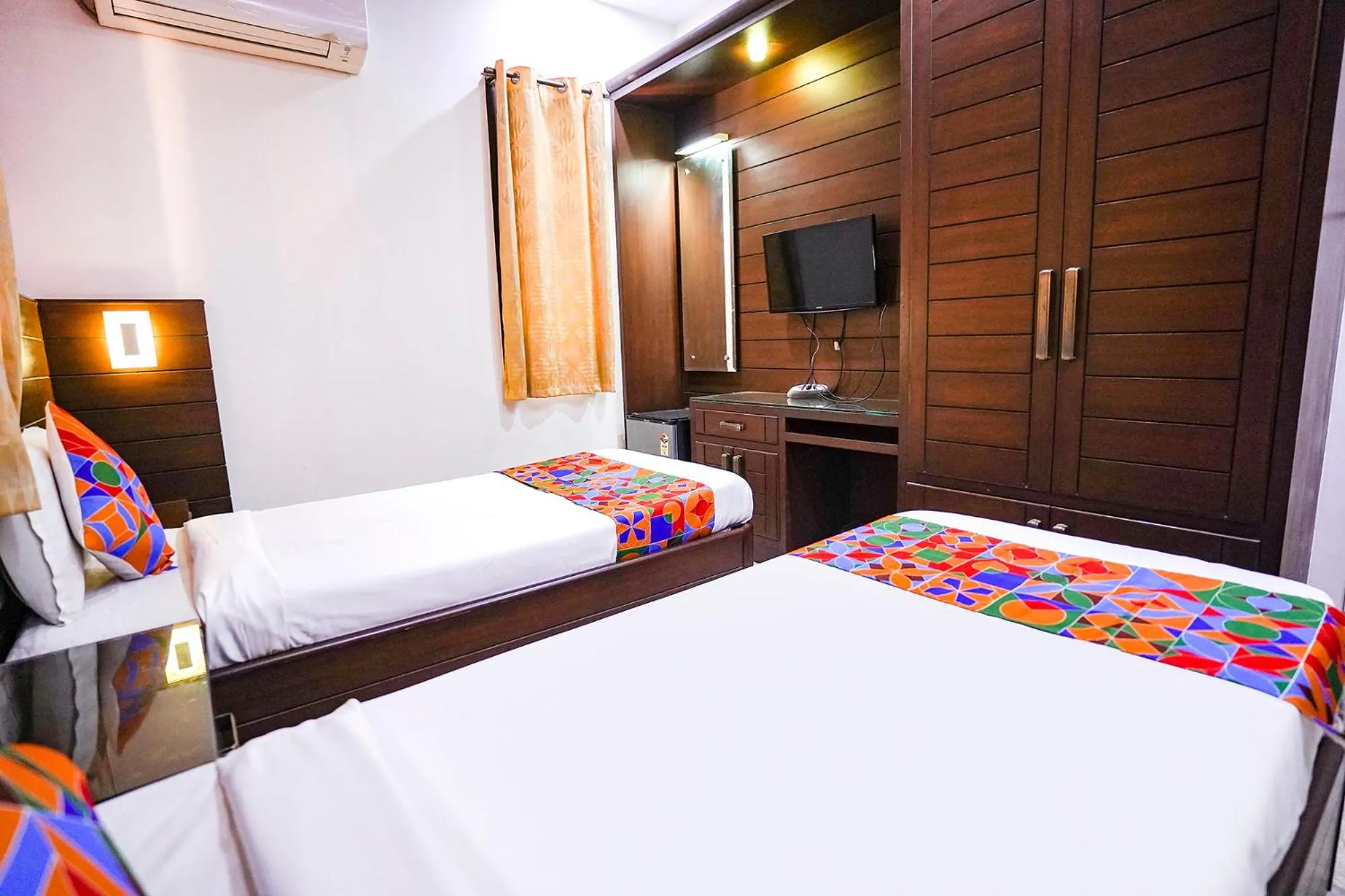 Bedroom, Bed in FabHotel Sai Residency - Nr Rela Hospital, Chromepet