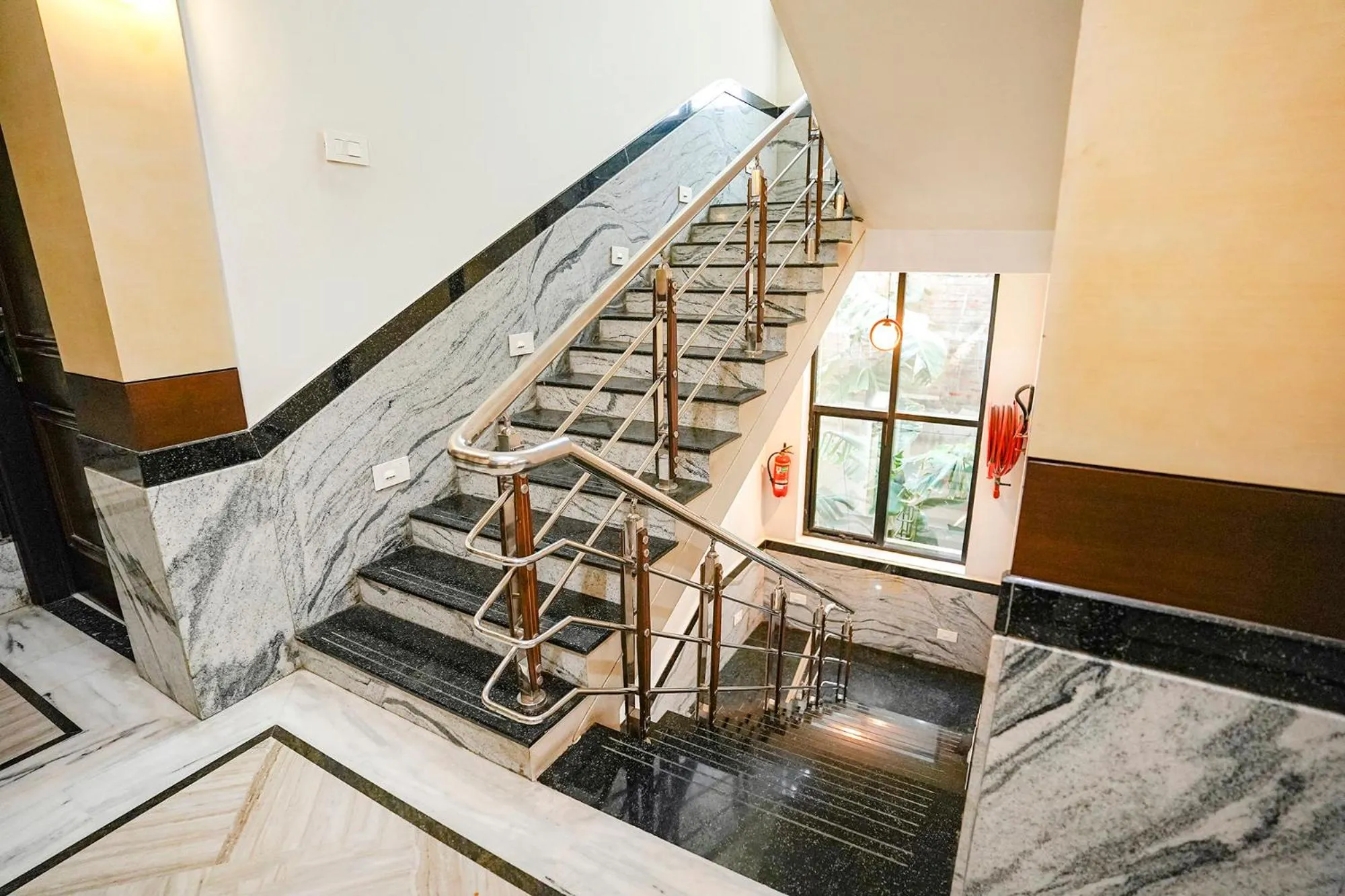 Lobby or reception in FabHotel Sai Residency - Nr Rela Hospital, Chromepet