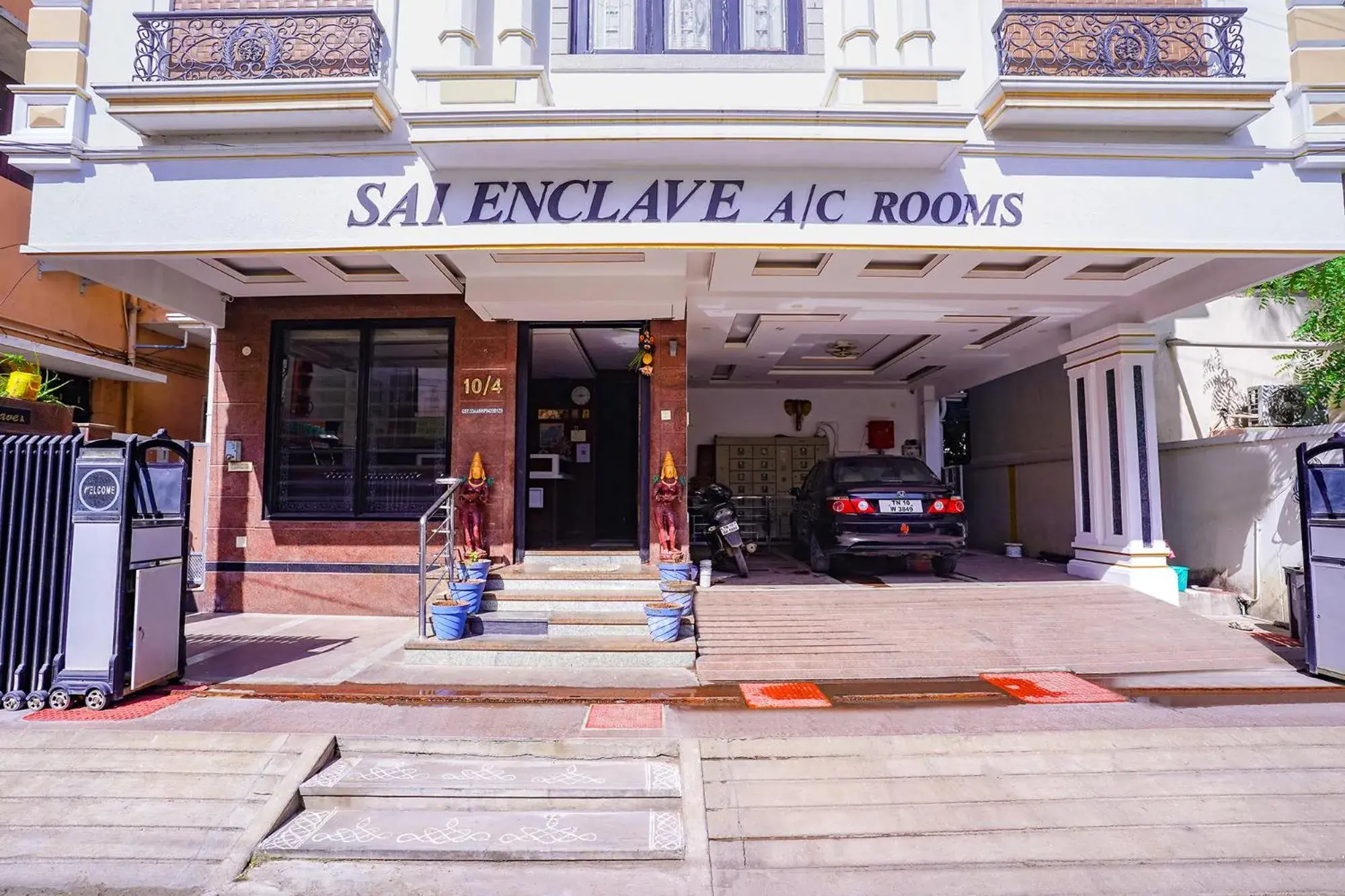 Facade/entrance in FabHotel Sai Residency - Nr Rela Hospital, Chromepet Facade/entrance in FabHotel Sai Residency - Nr Rela Hospital, Chromepet