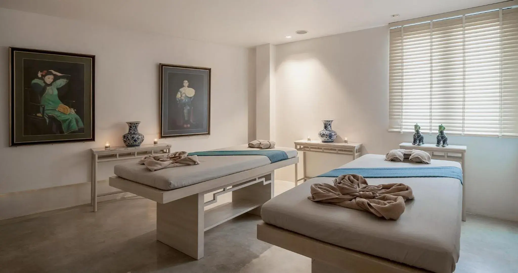 Massage, Bed in Awa Resort Koh Chang Massage, Bed in Awa Resort Koh Chang