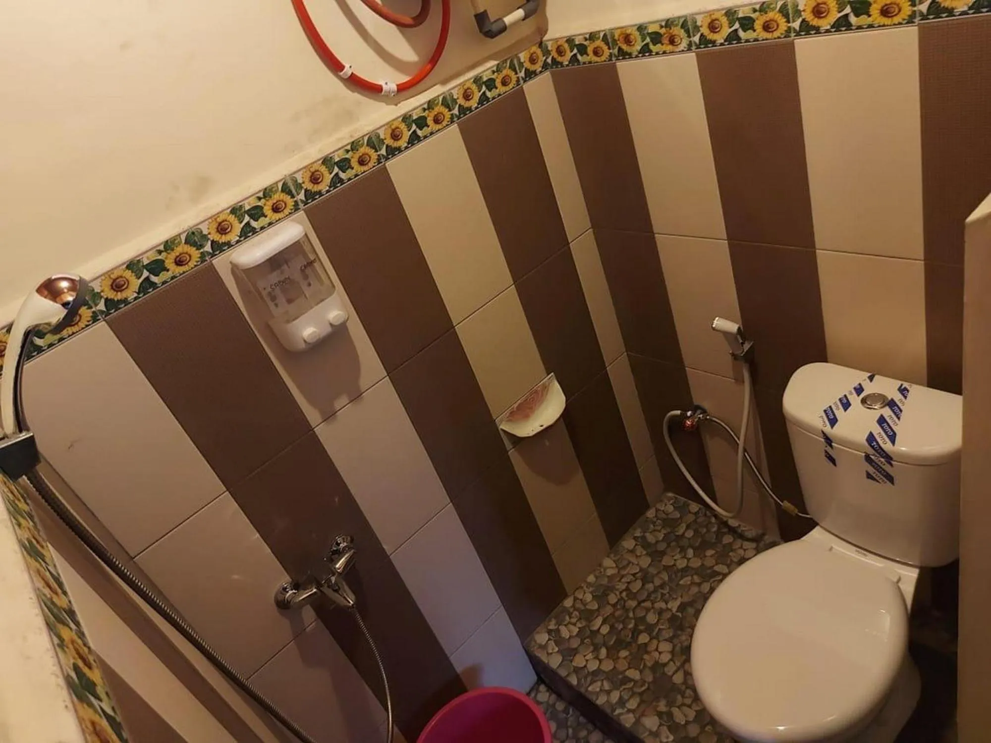 Shower in Roemah Kayu Saragan Syariah Magelang Mitra RedDoorz