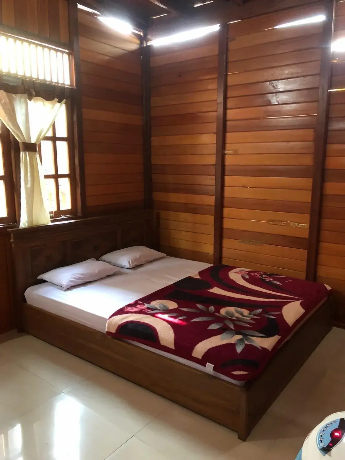 Bed in Roemah Kayu Saragan Syariah Magelang Mitra RedDoorz Bed in Roemah Kayu Saragan Syariah Magelang Mitra RedDoorz