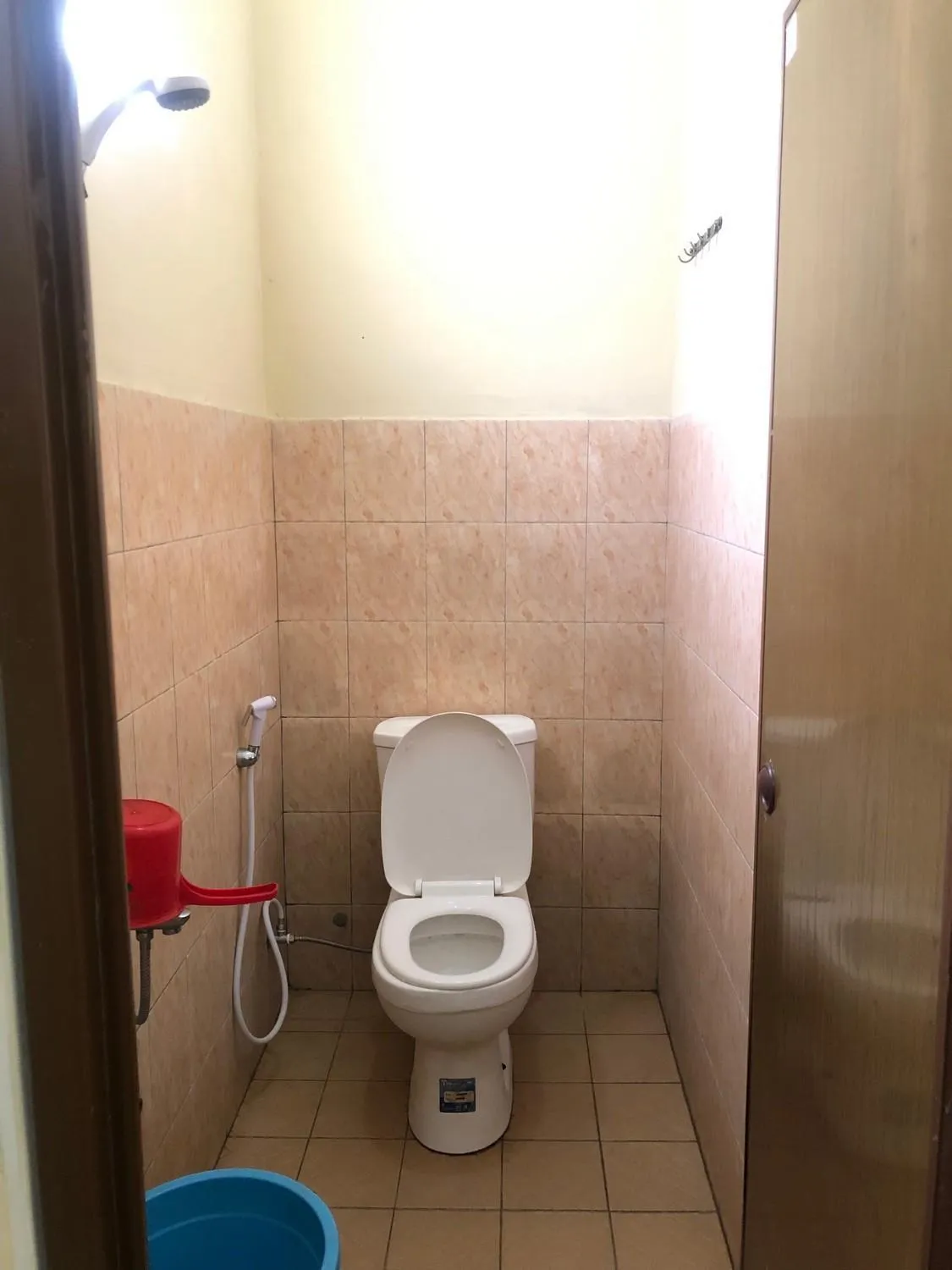 Shower in Homestay Mulia Syariah Borobudur Magelang Mitra RedDoorz