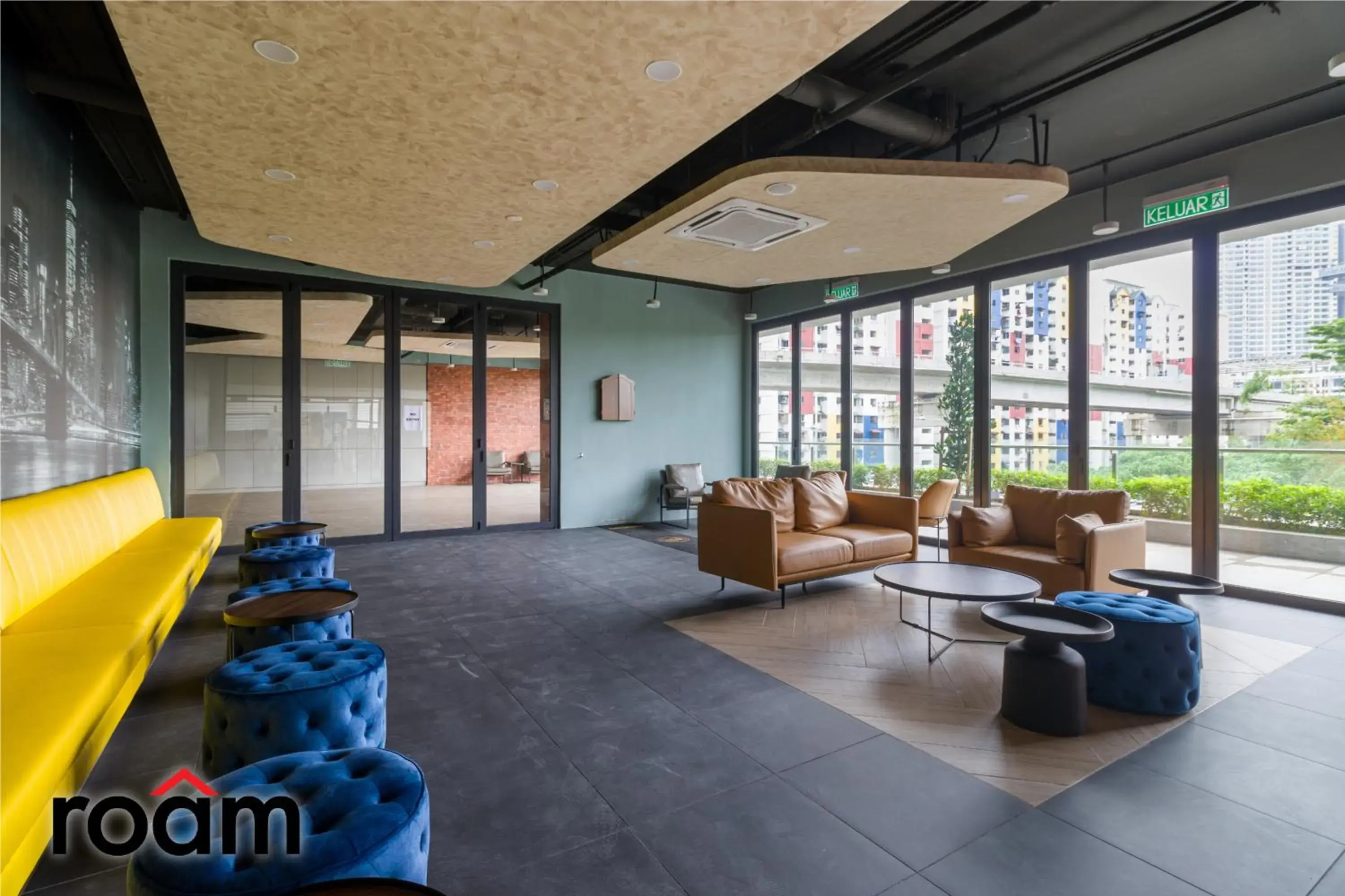 Lounge or bar in Neu Suites Residence, Embassy Row Lounge or bar in Neu Suites Residence, Embassy Row