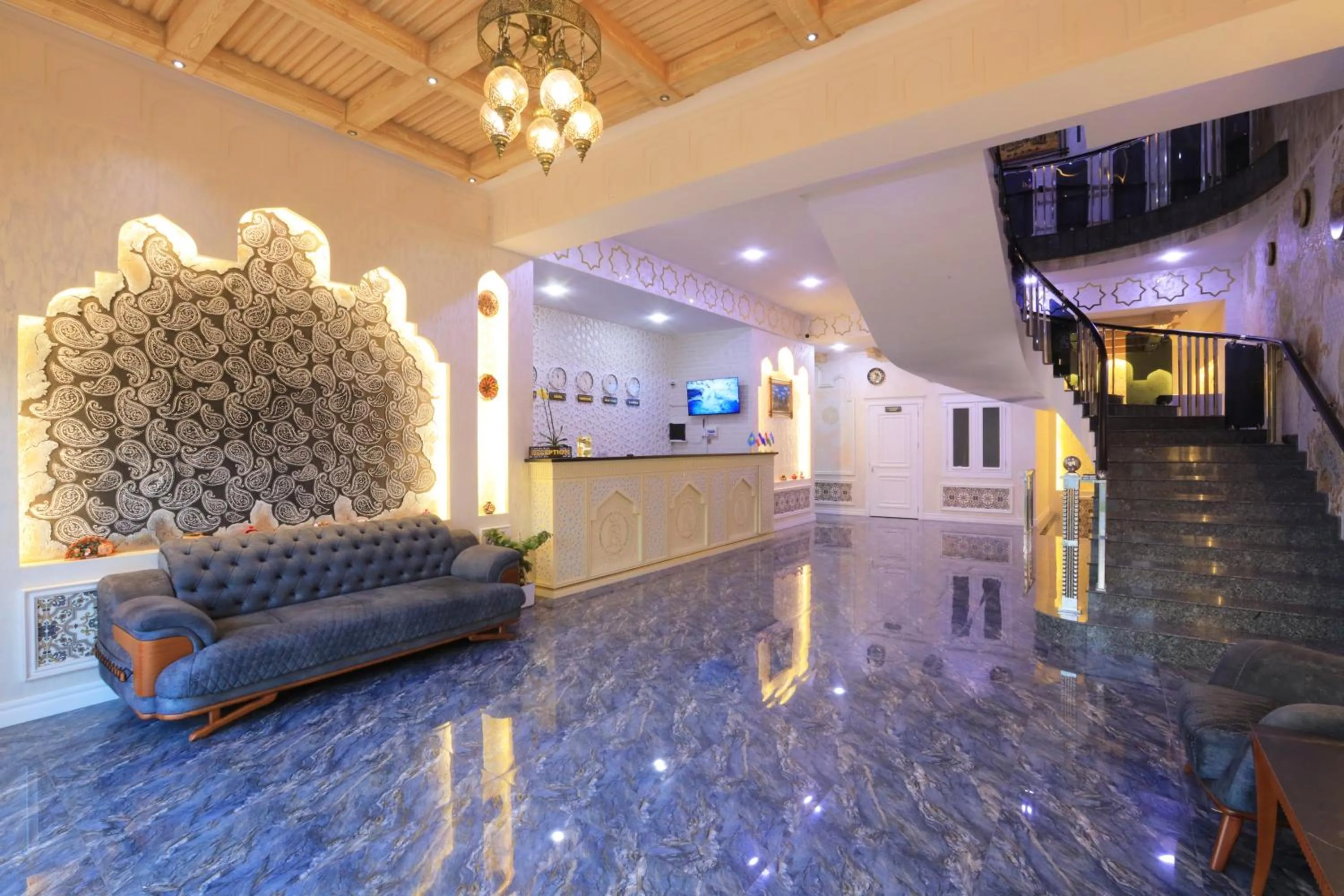 On-site shops in AYNIY Hotel