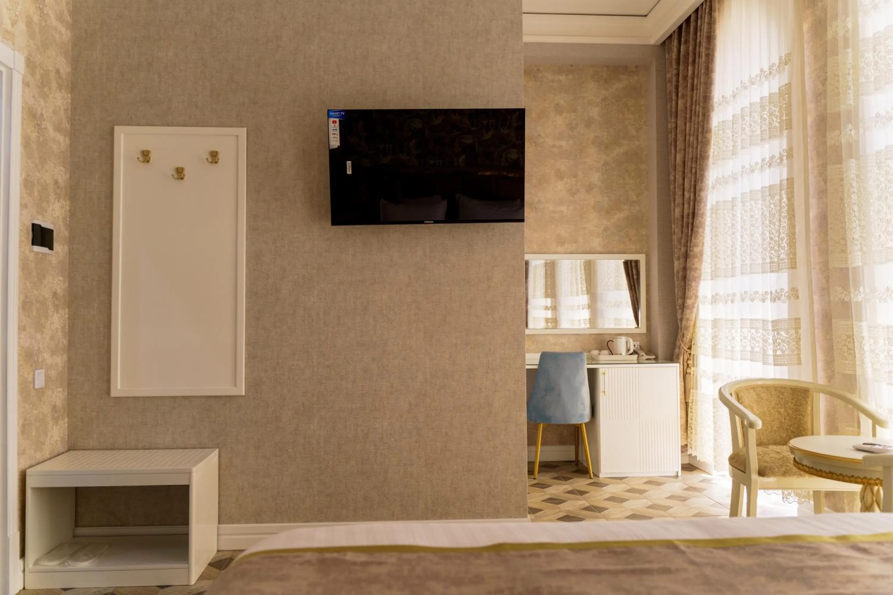 TV and multimedia, Bed in AYNIY Hotel