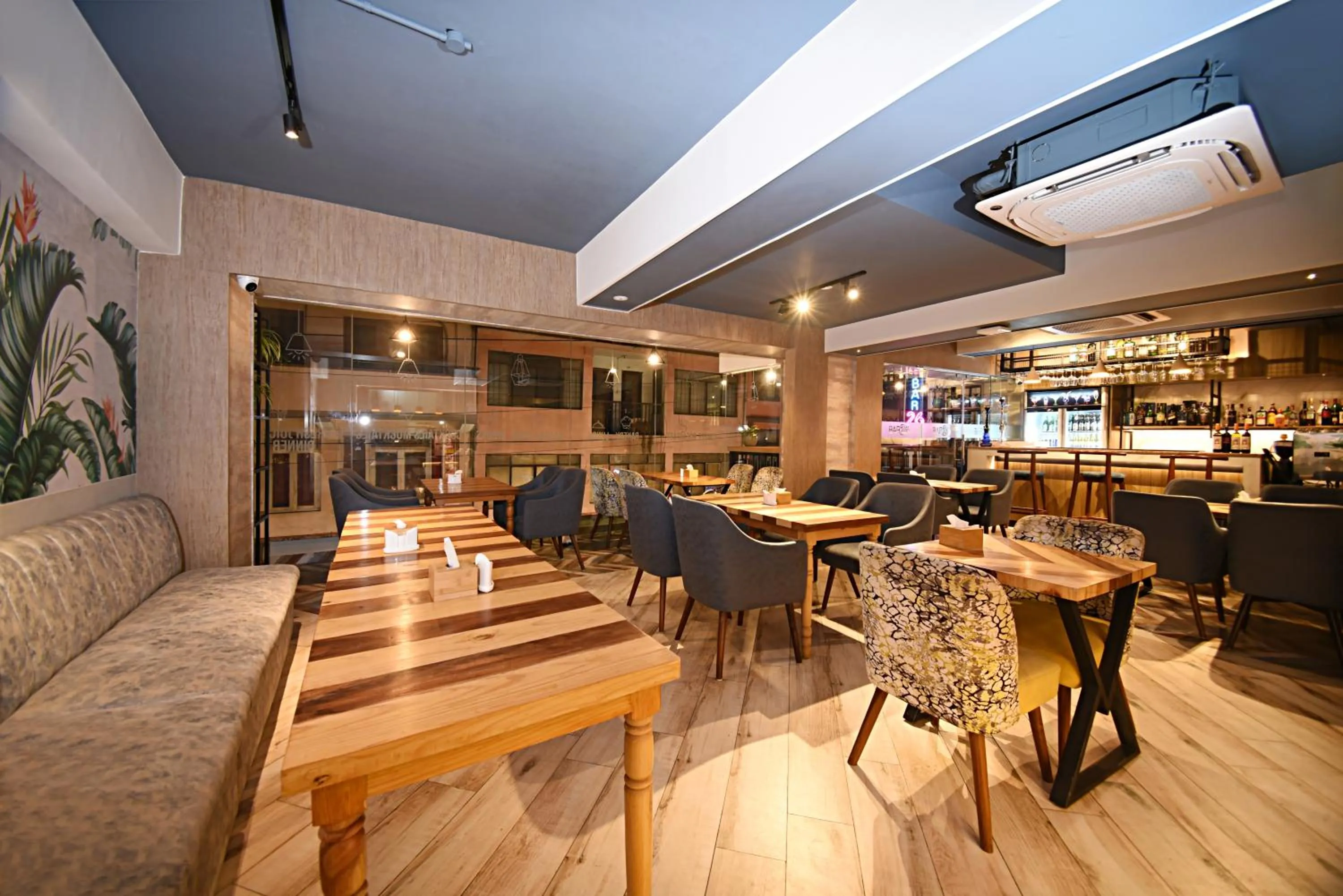 Restaurant/places to eat in Daali Hotel & Apartment