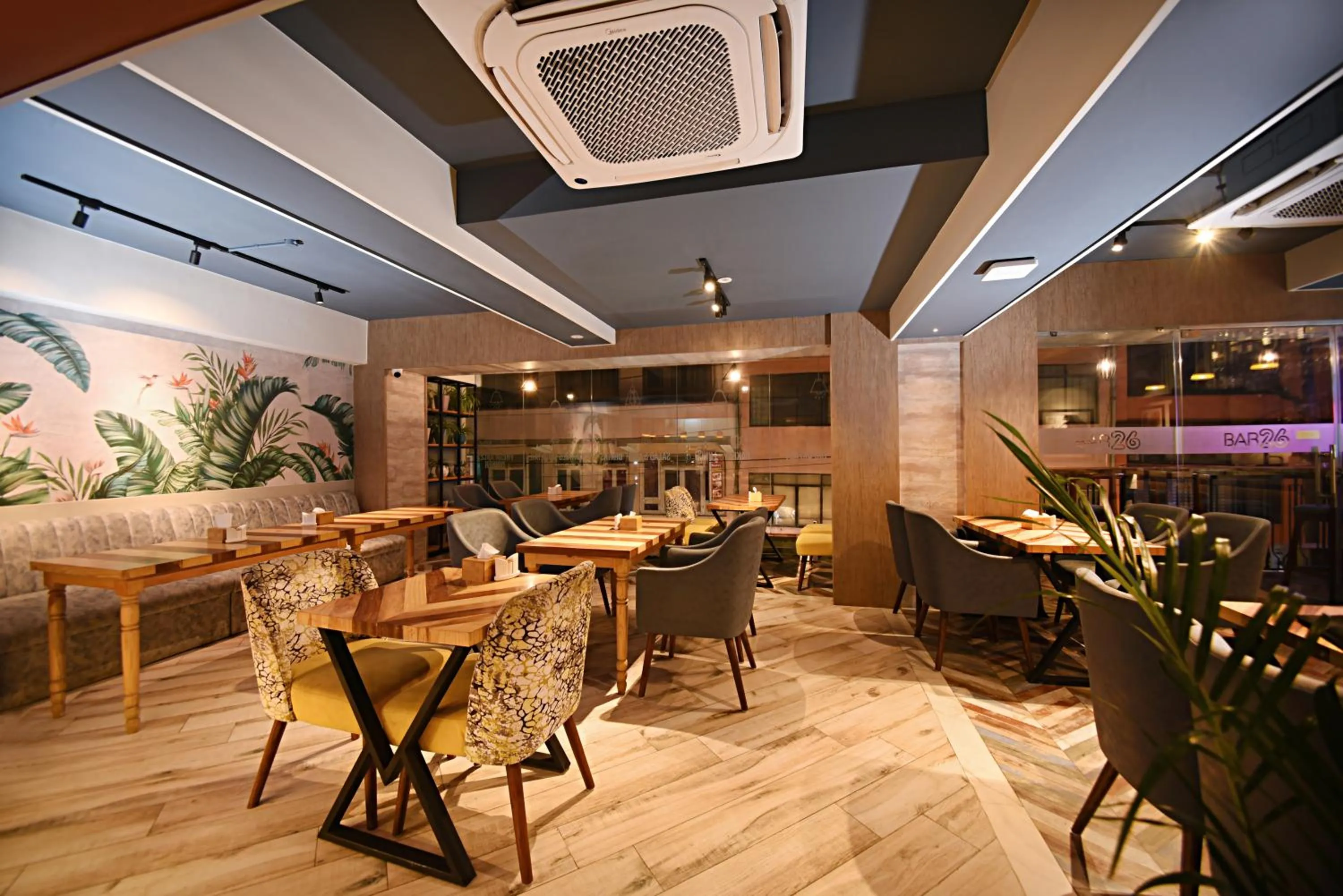 Restaurant/places to eat in Daali Hotel & Apartment