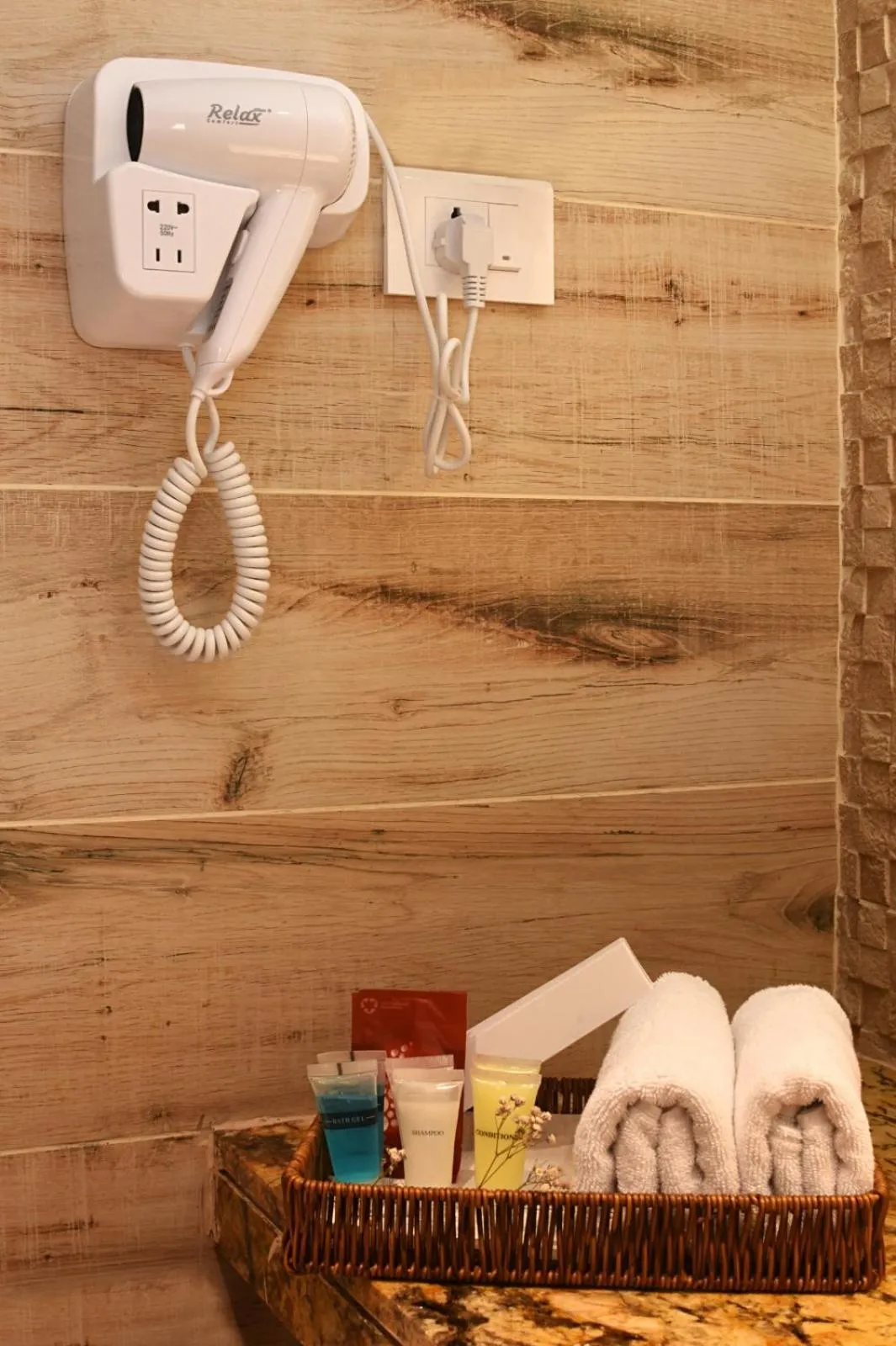 Shower in Daali Hotel & Apartment