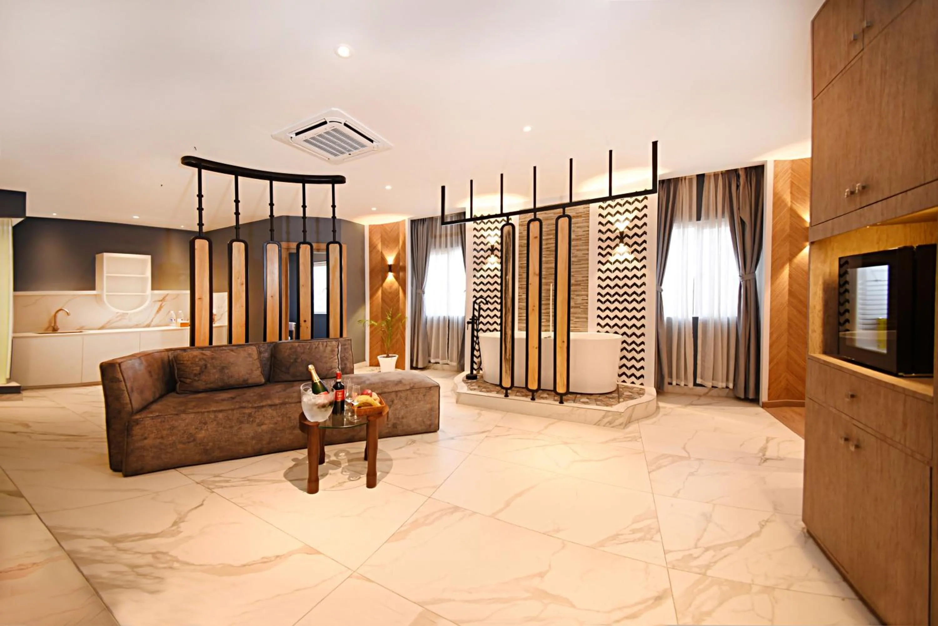 Living room, Bed in Daali Hotel & Apartment