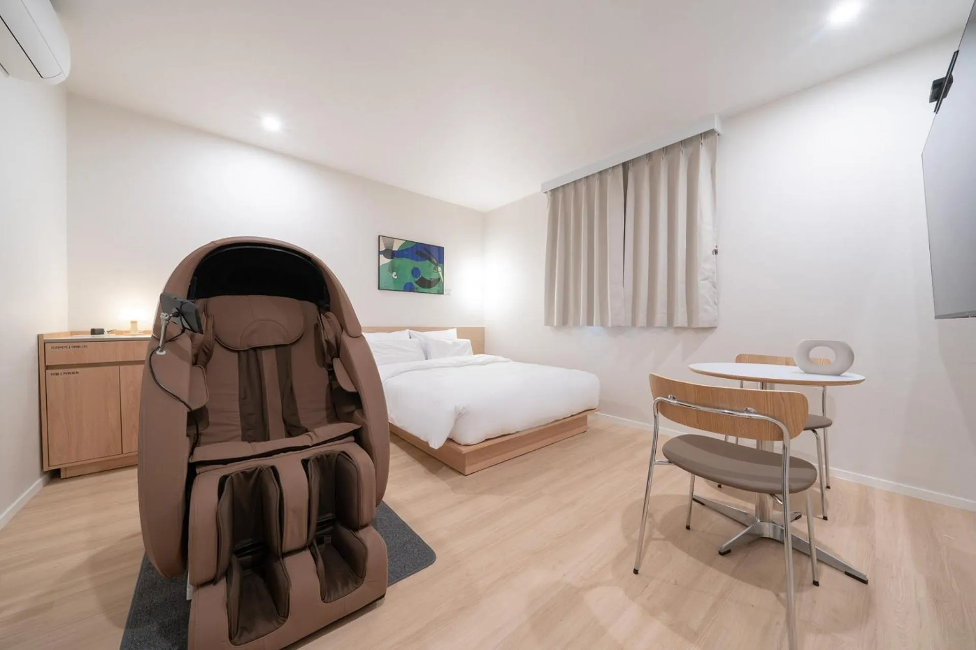 Photo of the whole room, Bed in Aank Hotel Ilsan