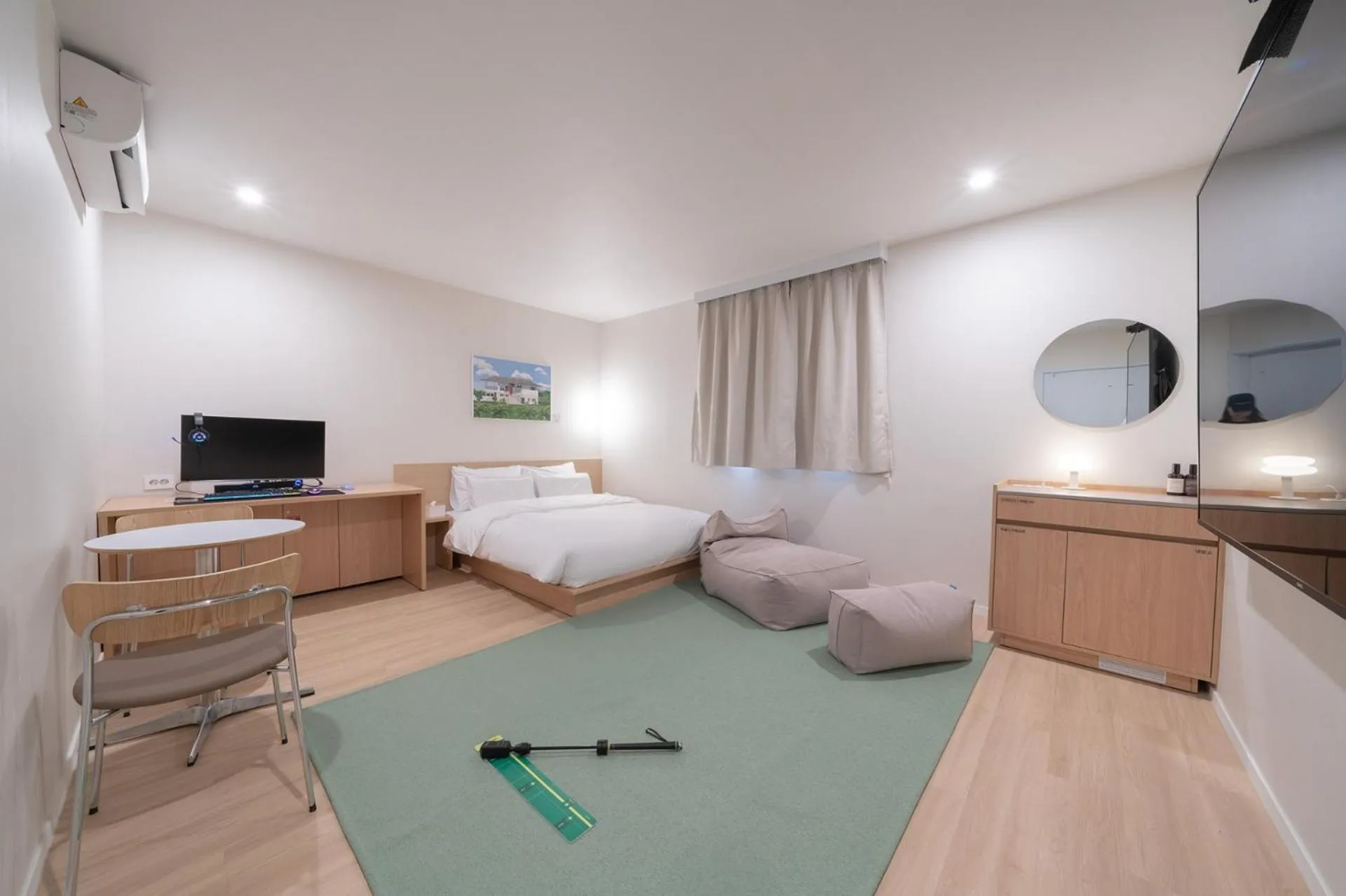 Photo of the whole room, Bed in Aank Hotel Ilsan