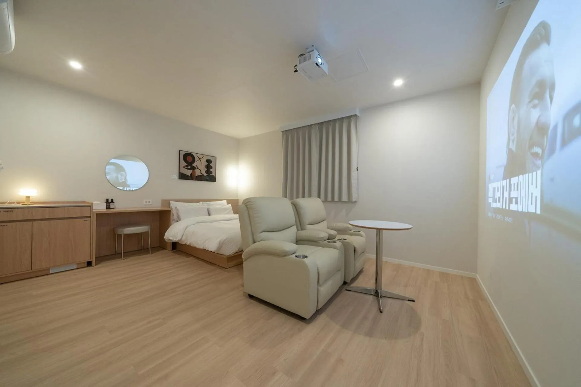 Photo of the whole room, Bed in Aank Hotel Ilsan